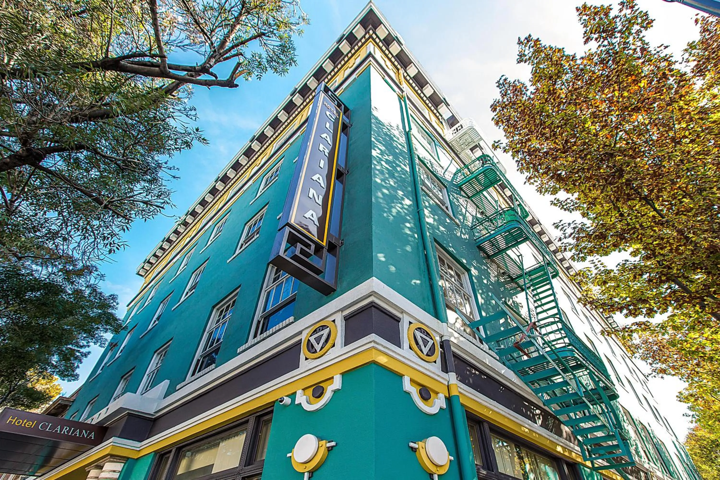 Property building in Hotel Clariana