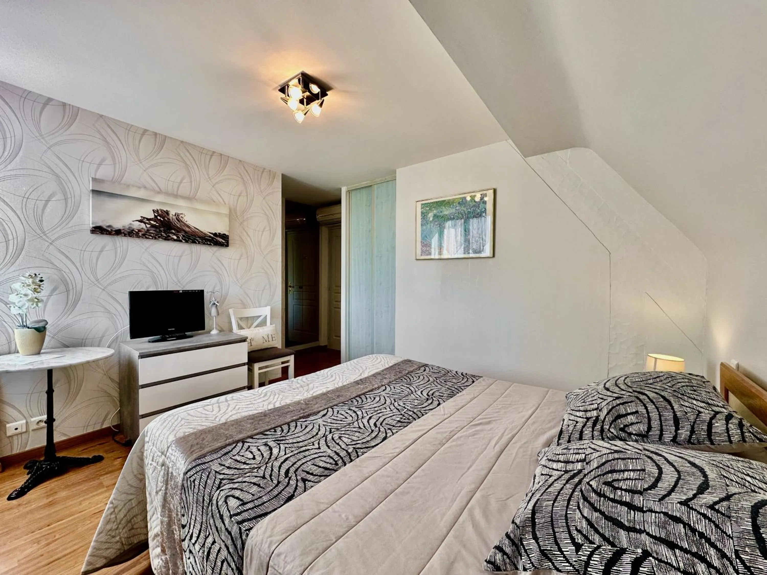 Bed in La Roseraie