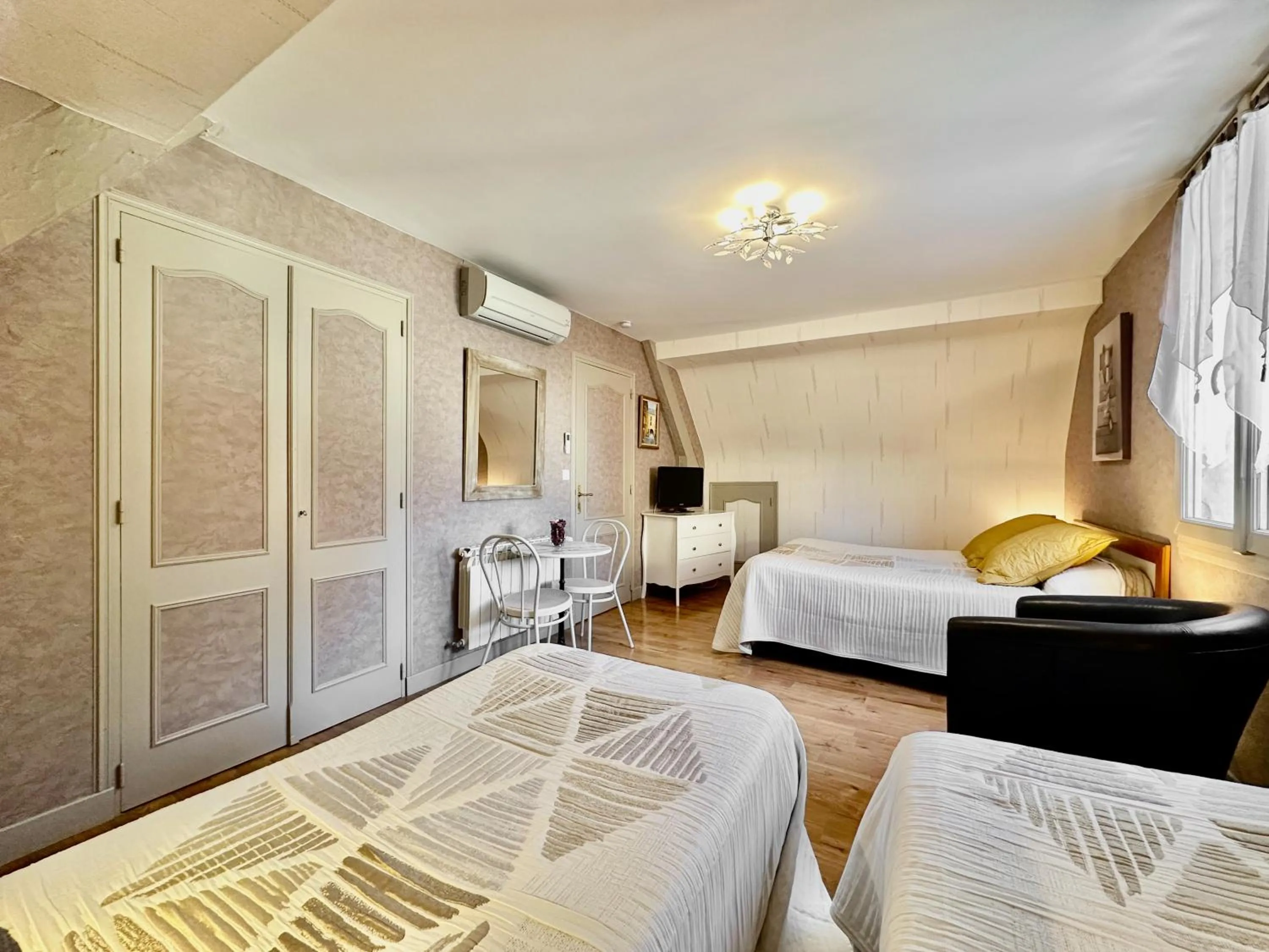 Bed in La Roseraie