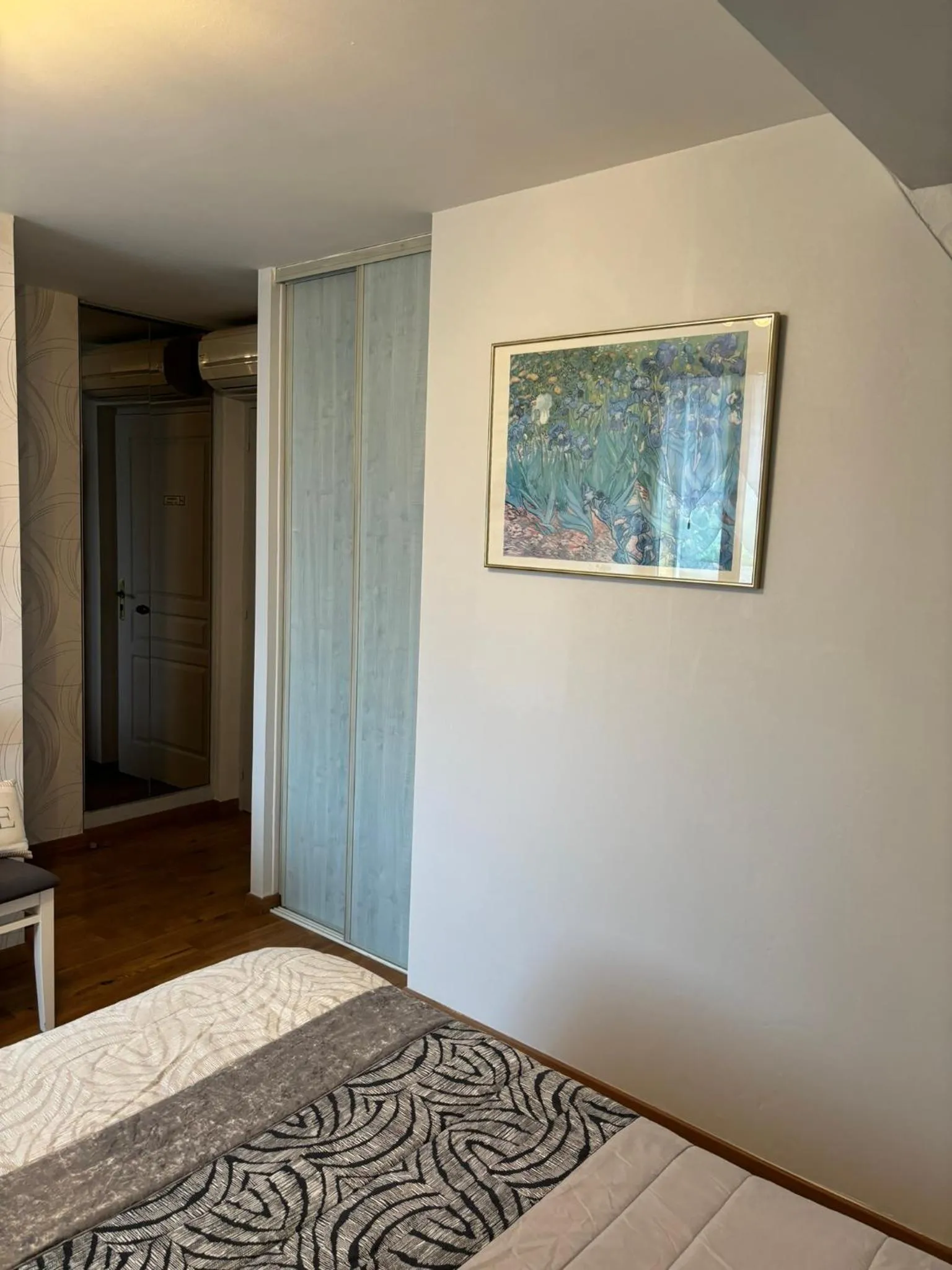 Bed in La Roseraie