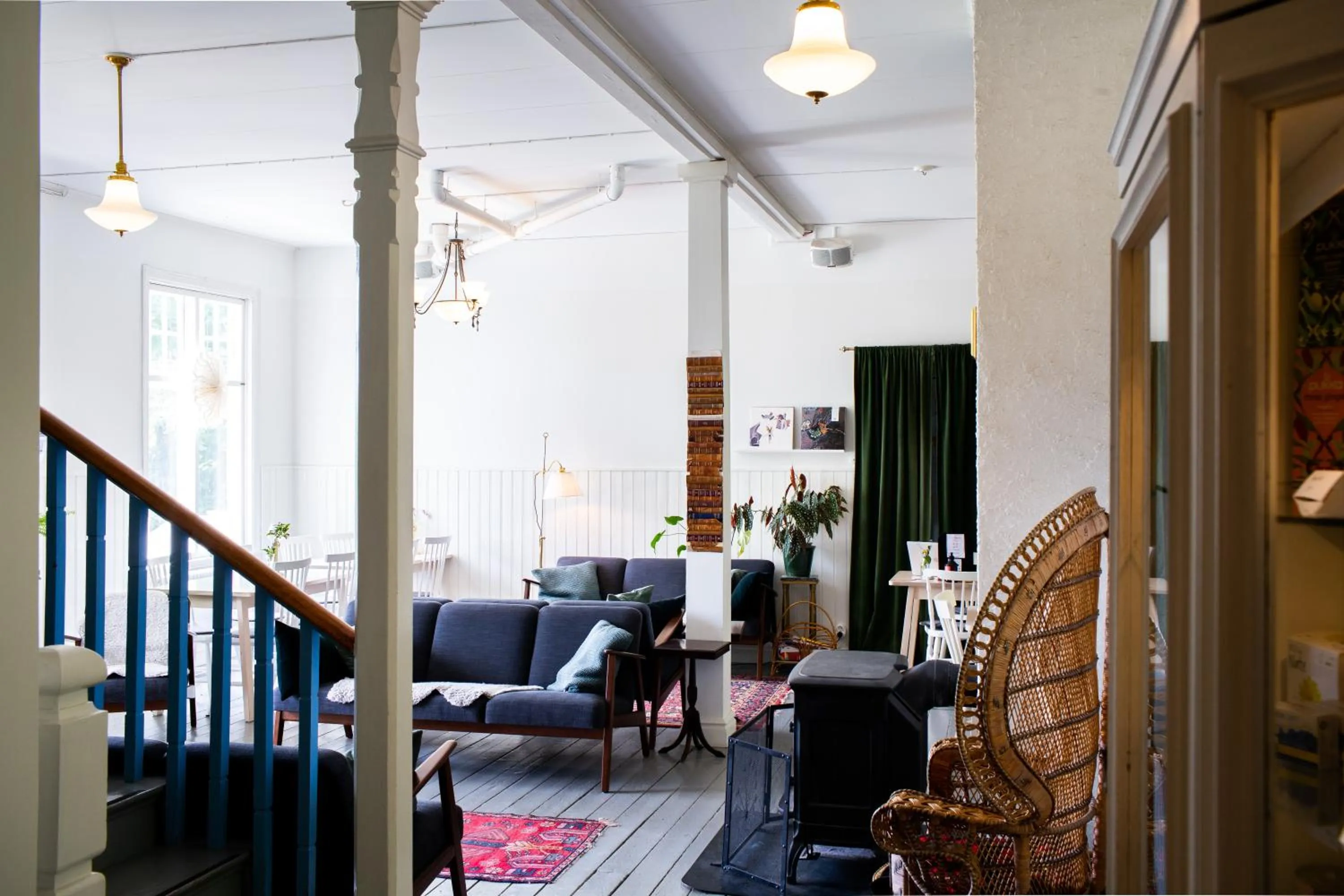 Communal lounge/ TV room in STF Villa Söderåsen B&B