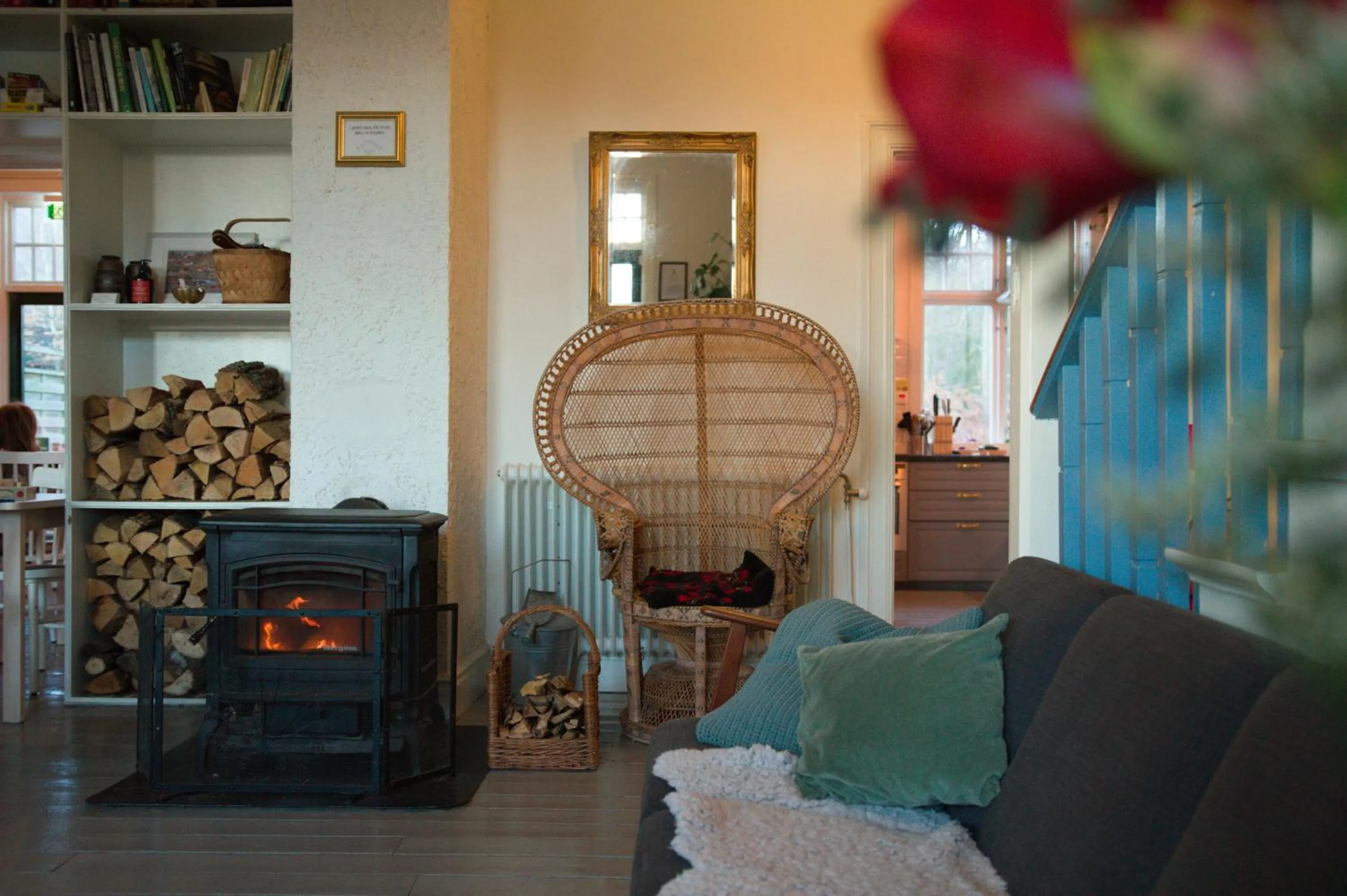 Communal lounge/ TV room in STF Villa Söderåsen B&B