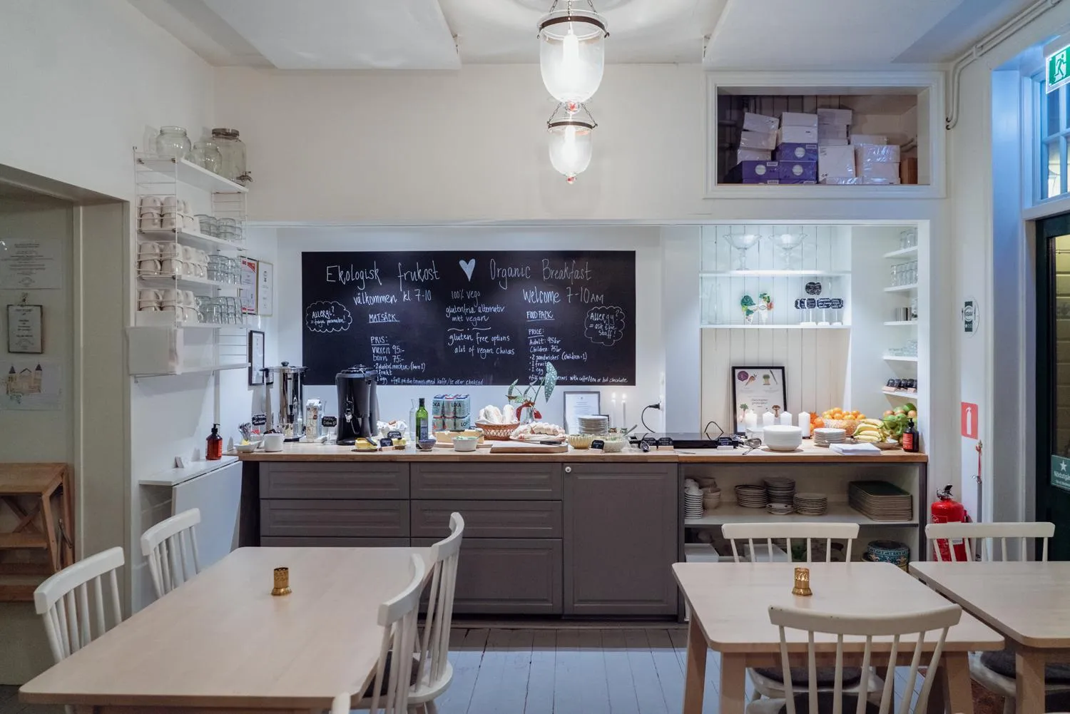 Dining area in STF Villa Söderåsen B&B