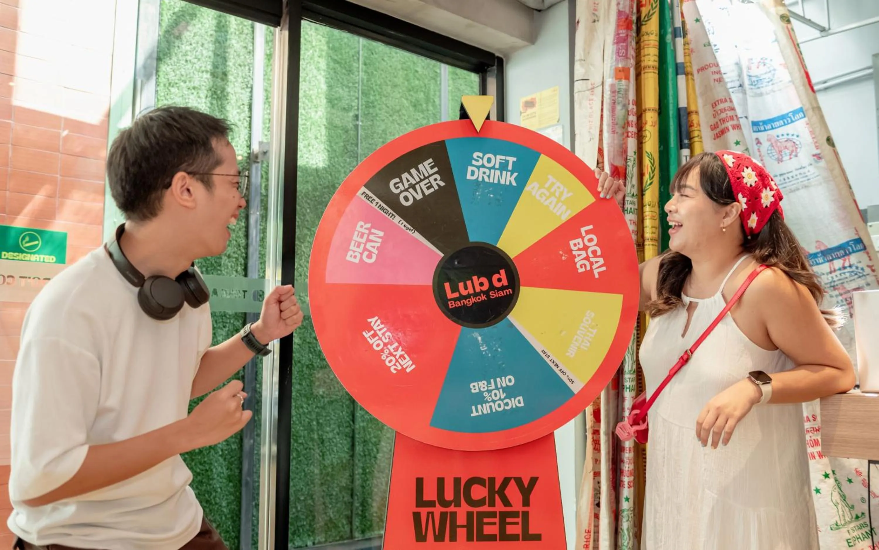 Entertainment in Lub d Bangkok Siam - New Look, Across from MBK & Skytrain Access