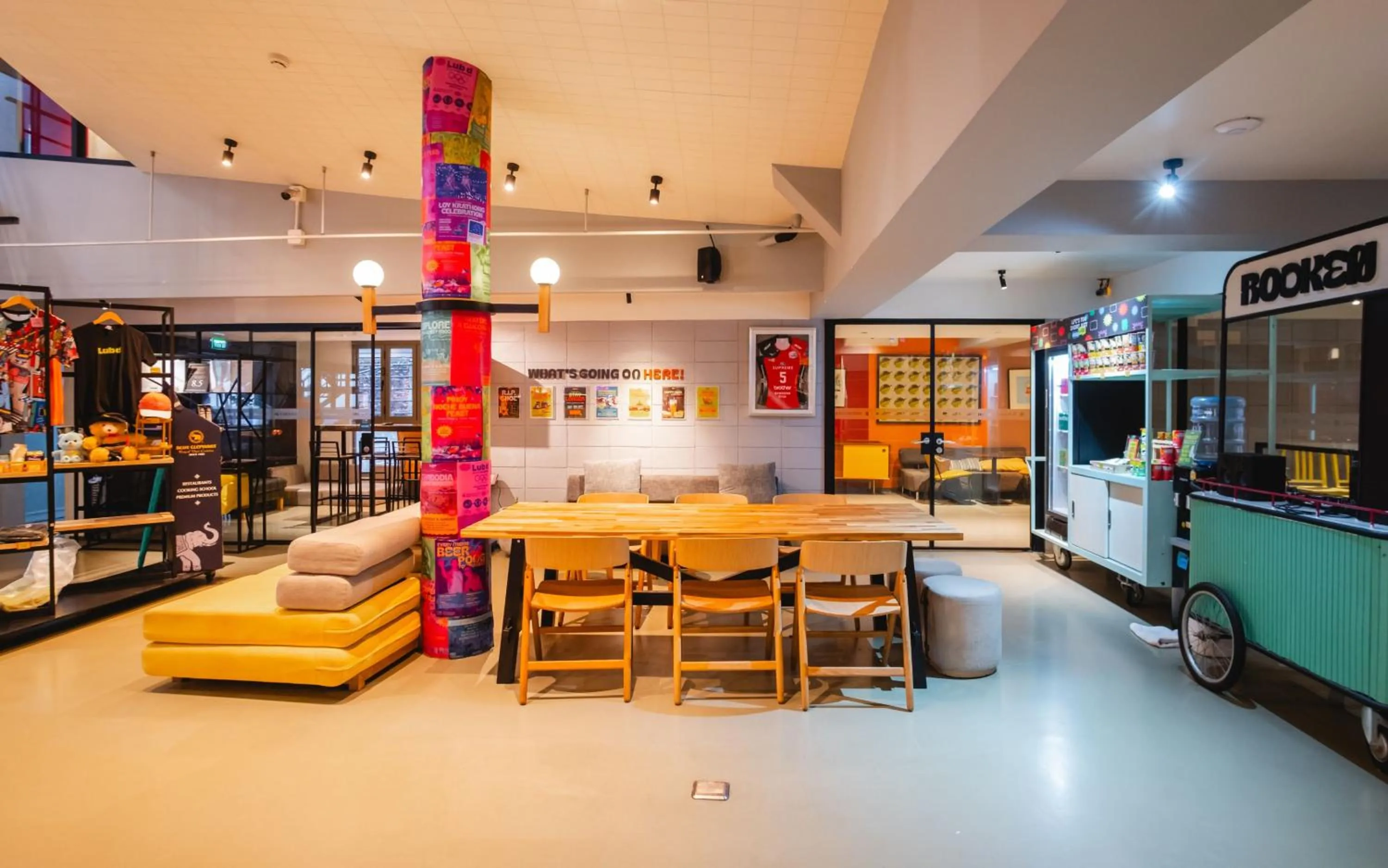 Communal lounge/ TV room in Lub d Bangkok Siam - New Look, Across from MBK & Skytrain Access