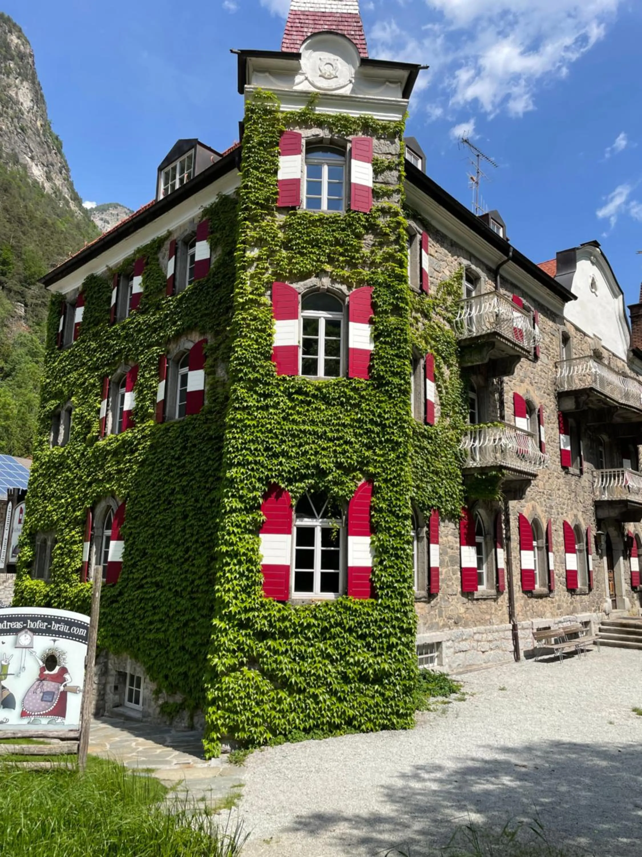 Property building in Hotel Sachsenklemme