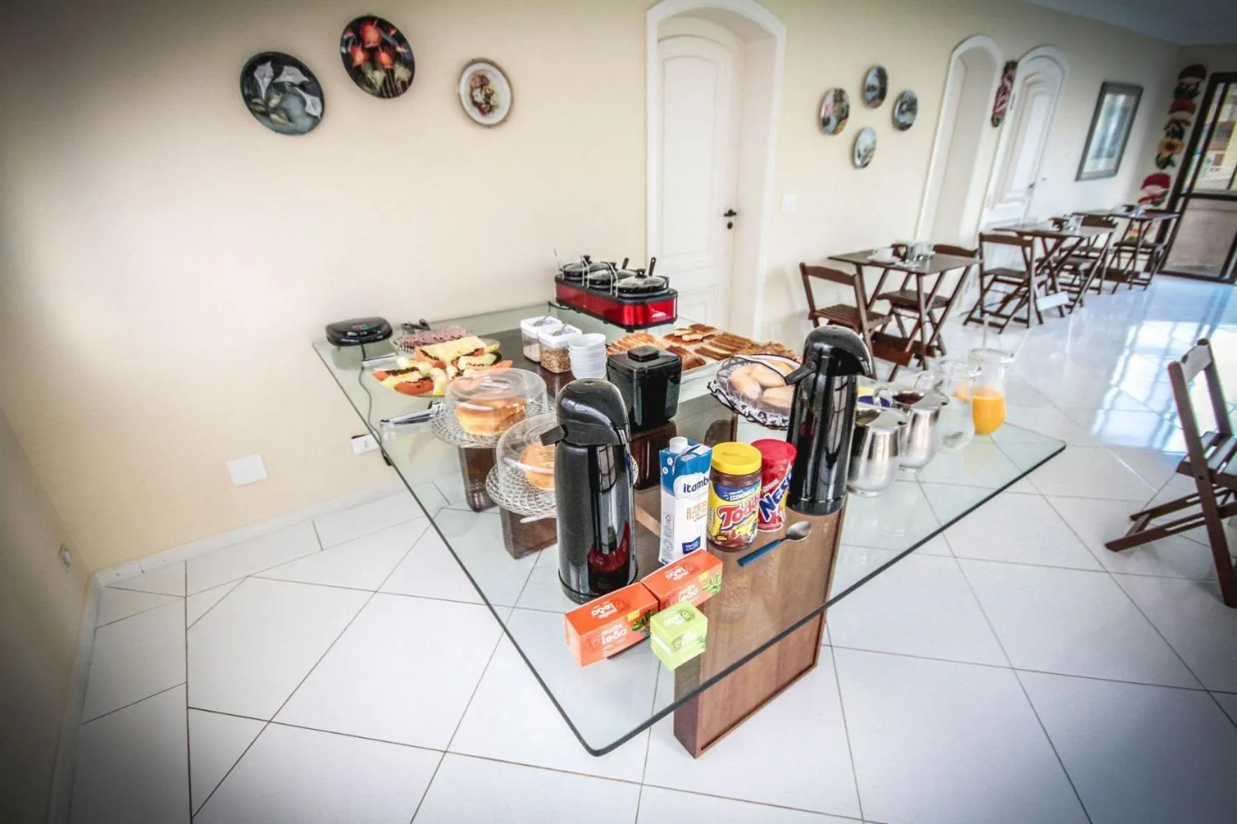 Restaurant/places to eat in Suites Natalia Enseada