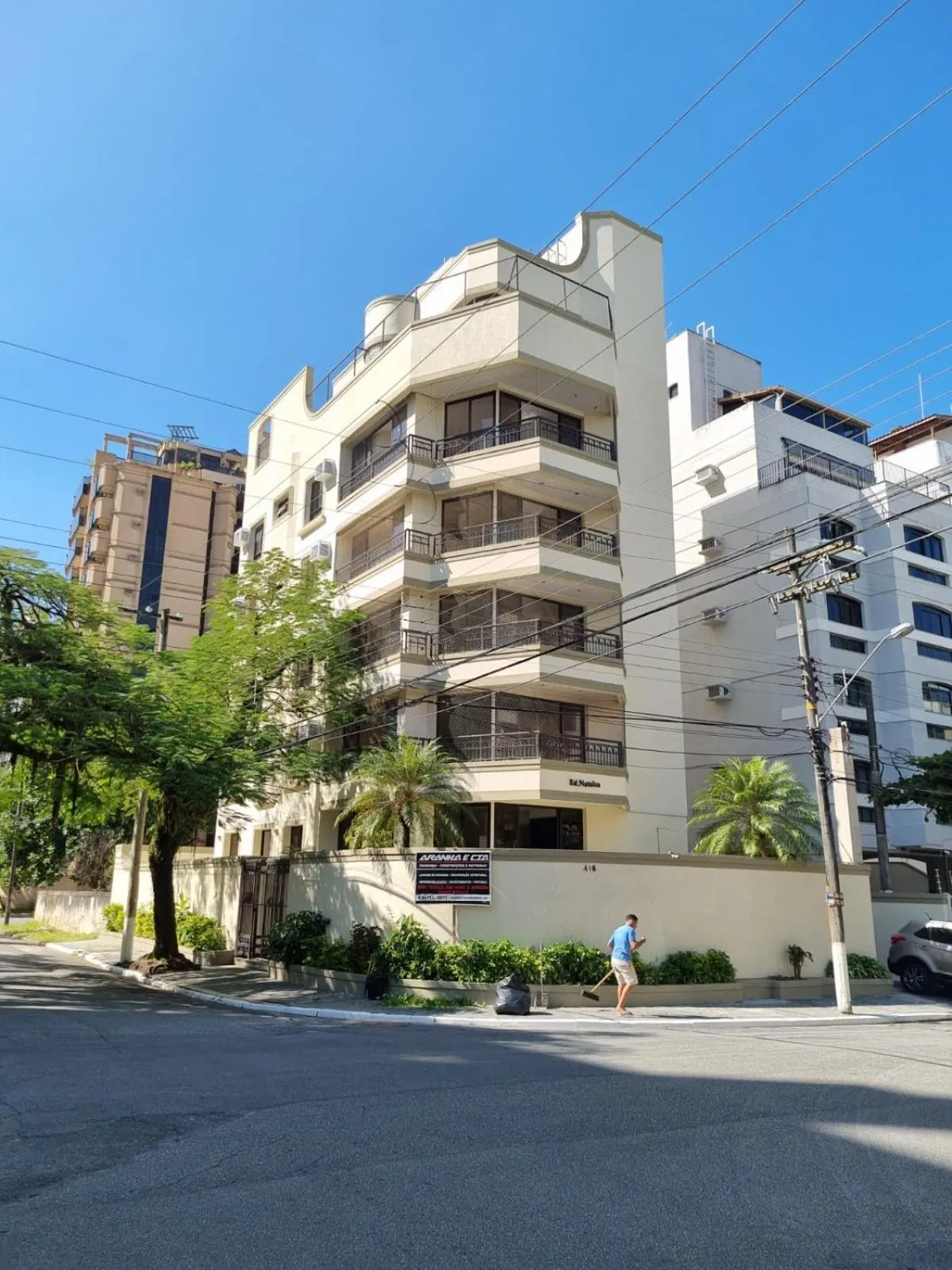 Property building in Suites Natalia Enseada