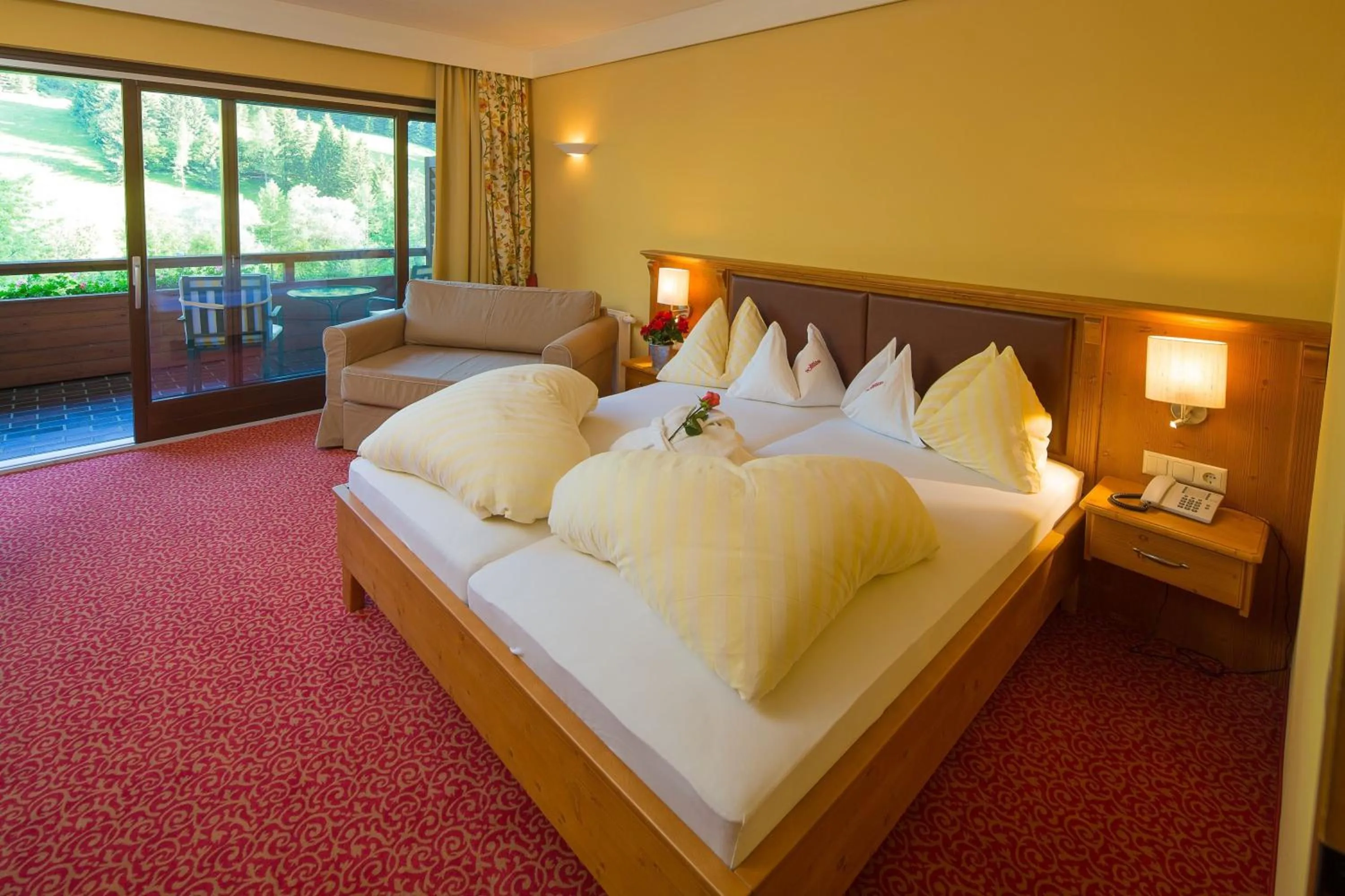 Decorative detail, Bed in Hotel Sonnalm - SPA,Idyll,Dining