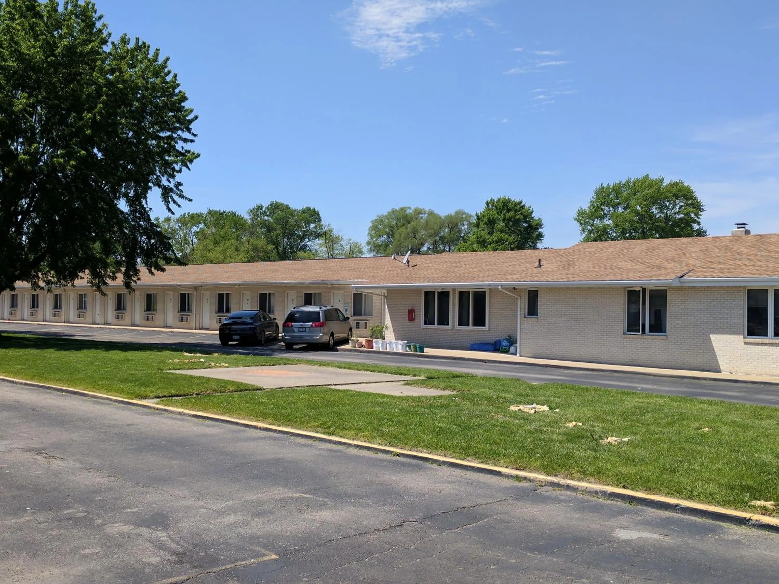 Property building in All Seasons Motel