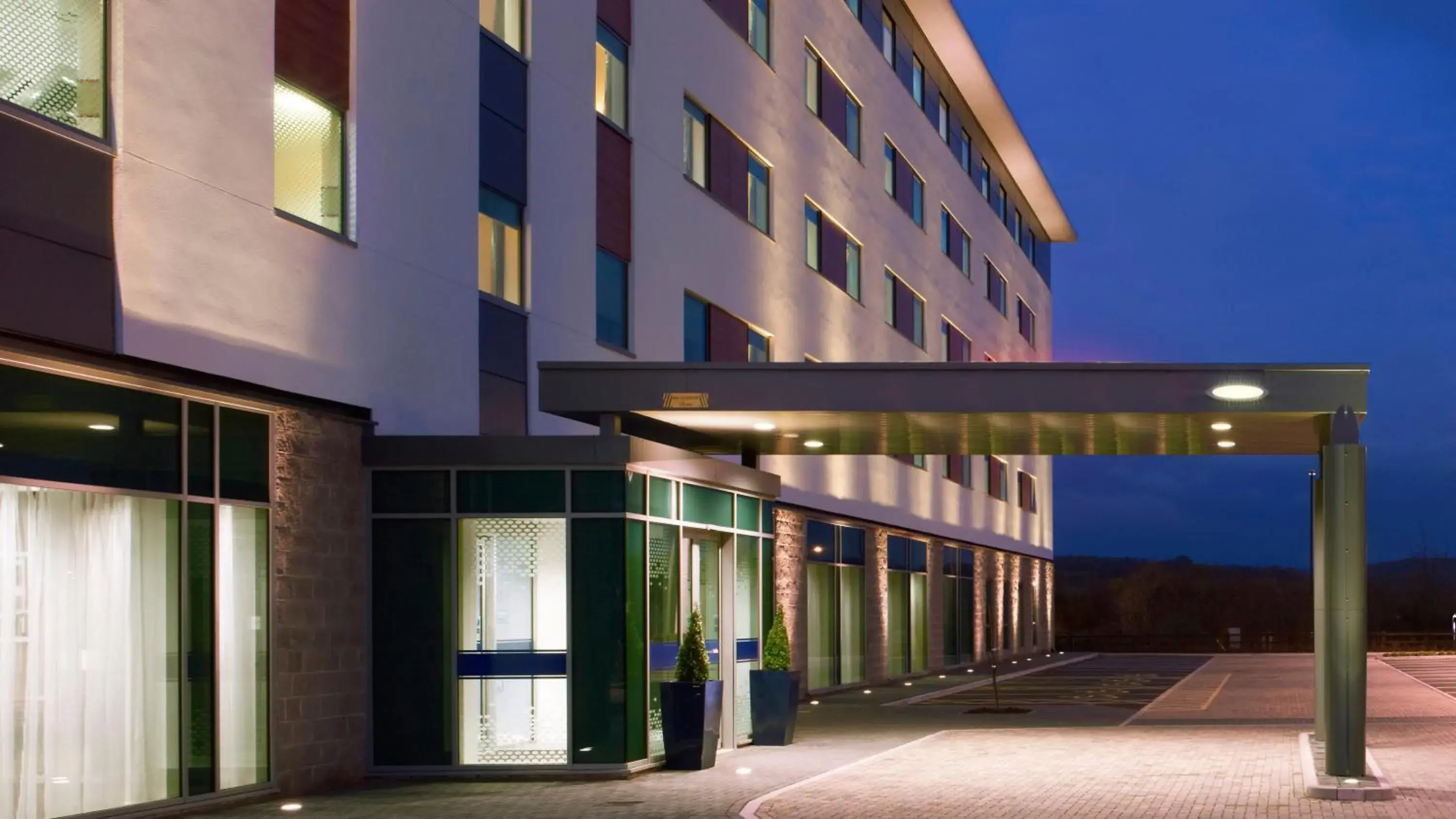 Property building in Tŷ Magor Property building in Tŷ Magor