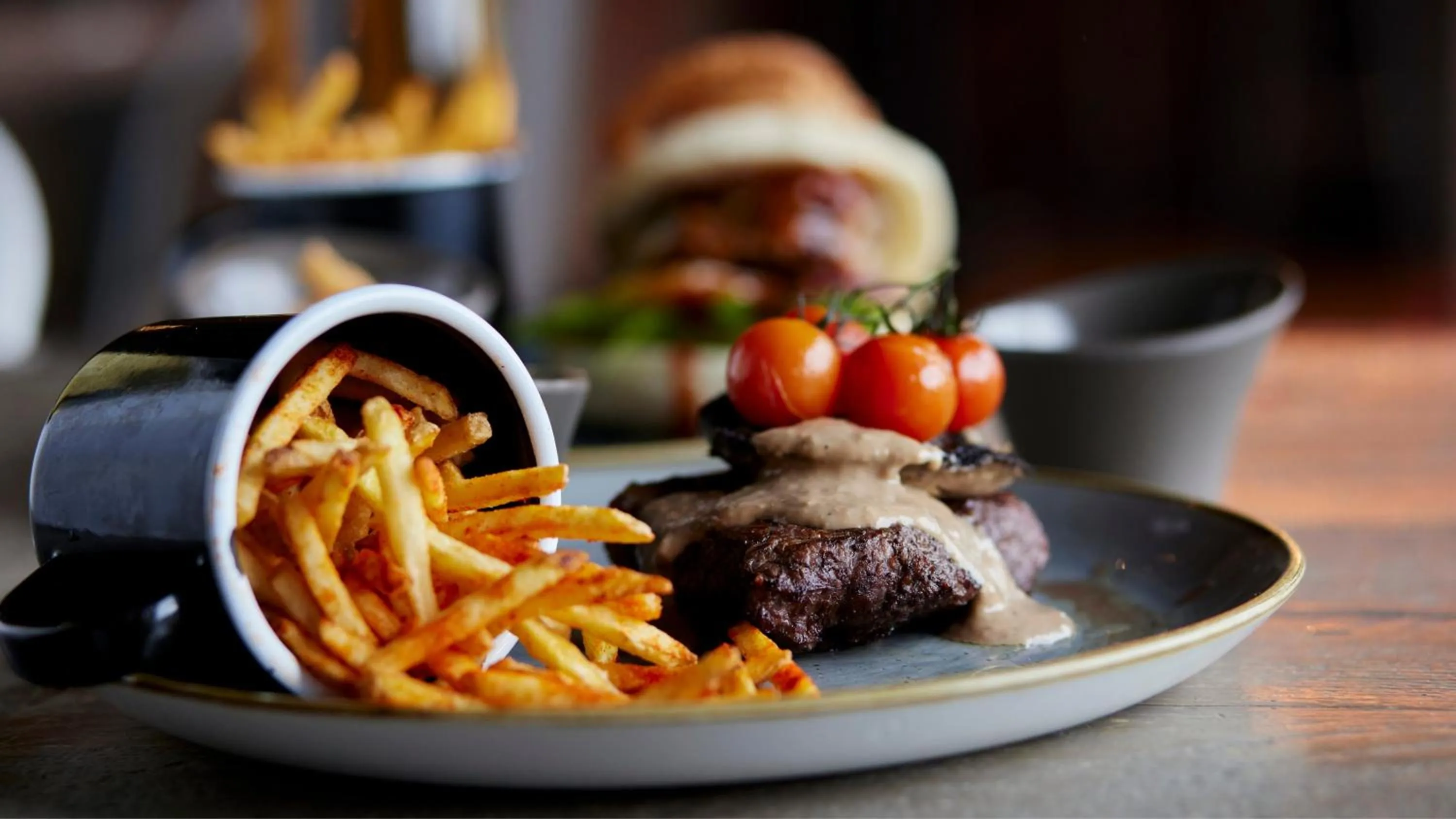 Restaurant/places to eat in Tŷ Magor