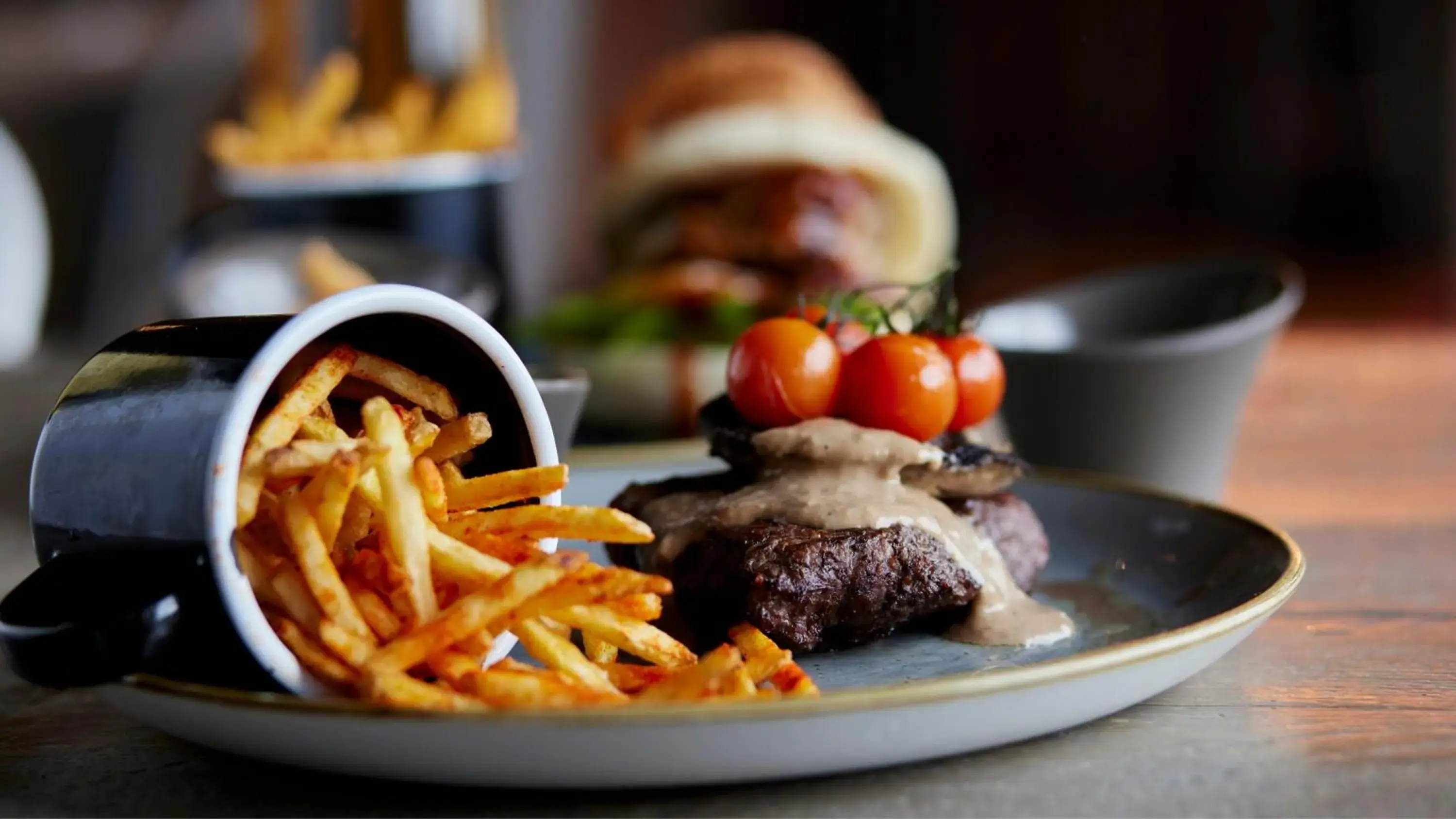 Restaurant/places to eat in Tŷ Magor Restaurant/places to eat in Tŷ Magor