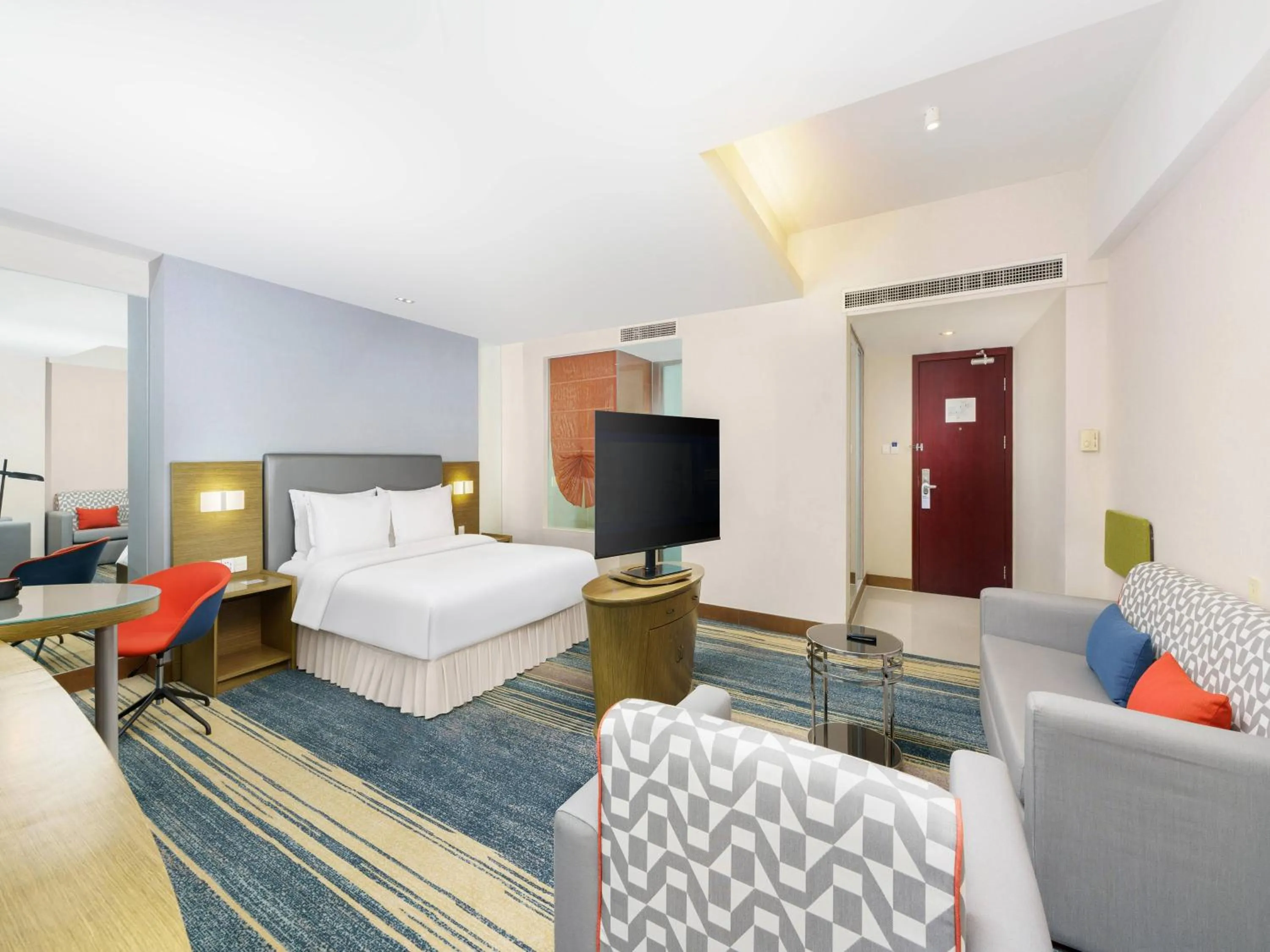 Photo of the whole room in Holiday Inn Express City Centre Dalian by IHG