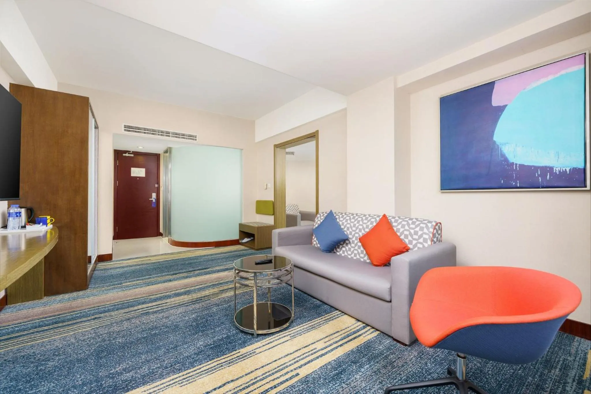 Photo of the whole room in Holiday Inn Express City Centre Dalian by IHG