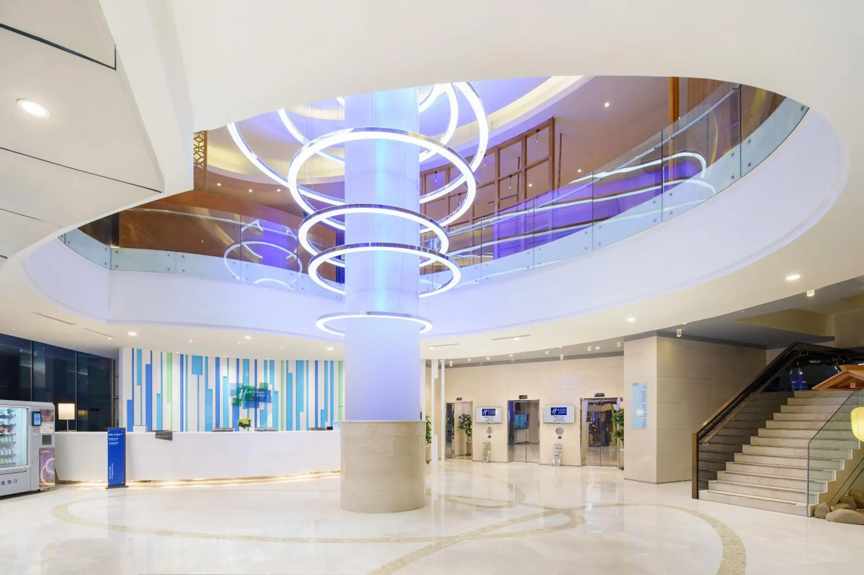 Lobby or reception in Holiday Inn Express City Centre Dalian by IHG Lobby or reception in Holiday Inn Express City Centre Dalian by IHG