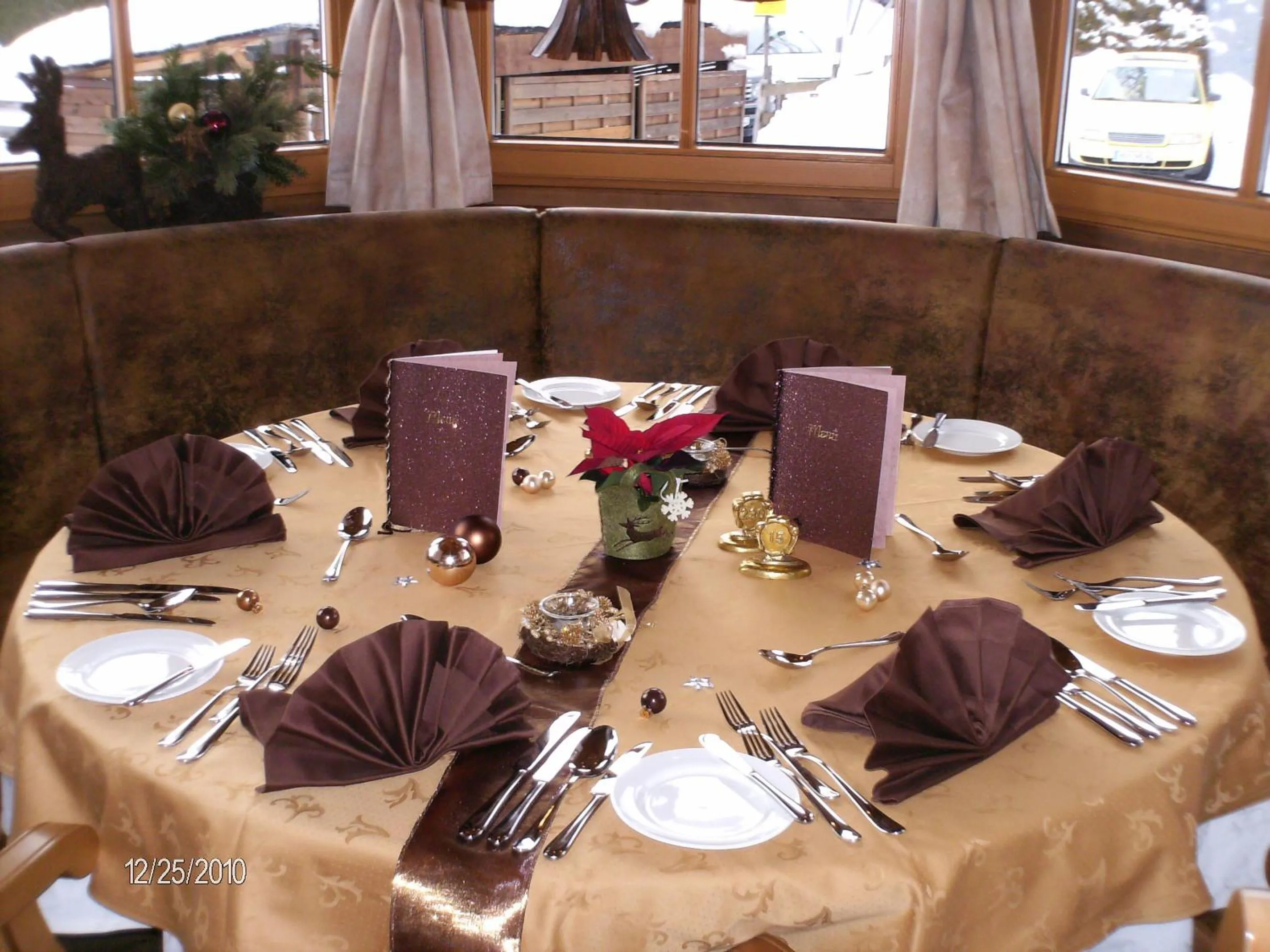 Restaurant/places to eat in Hotel Lisa