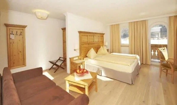 Photo of the whole room, Bed in Hotel Lisa