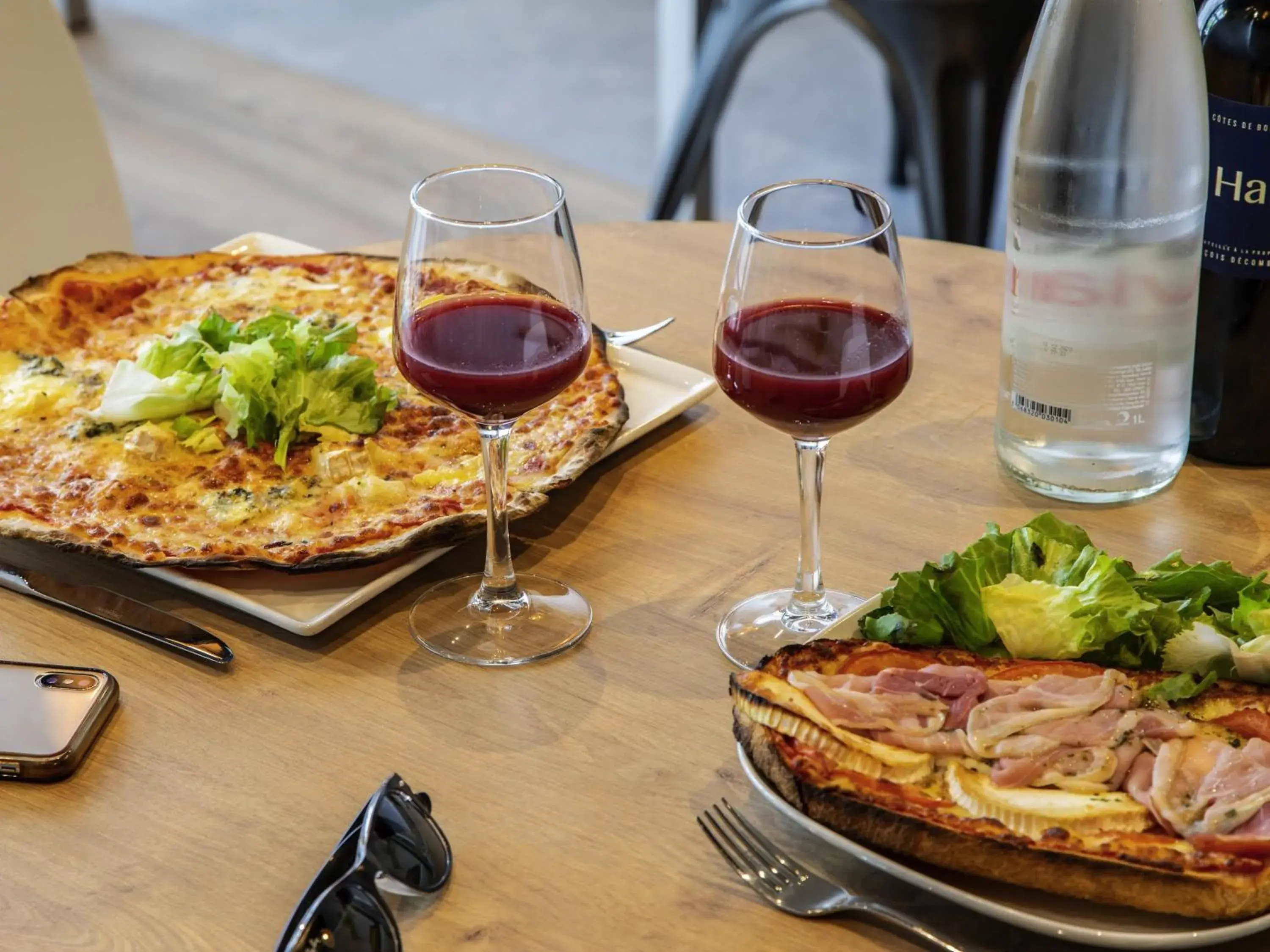 Lounge or bar in ibis Brest Centre Lounge or bar in ibis Brest Centre