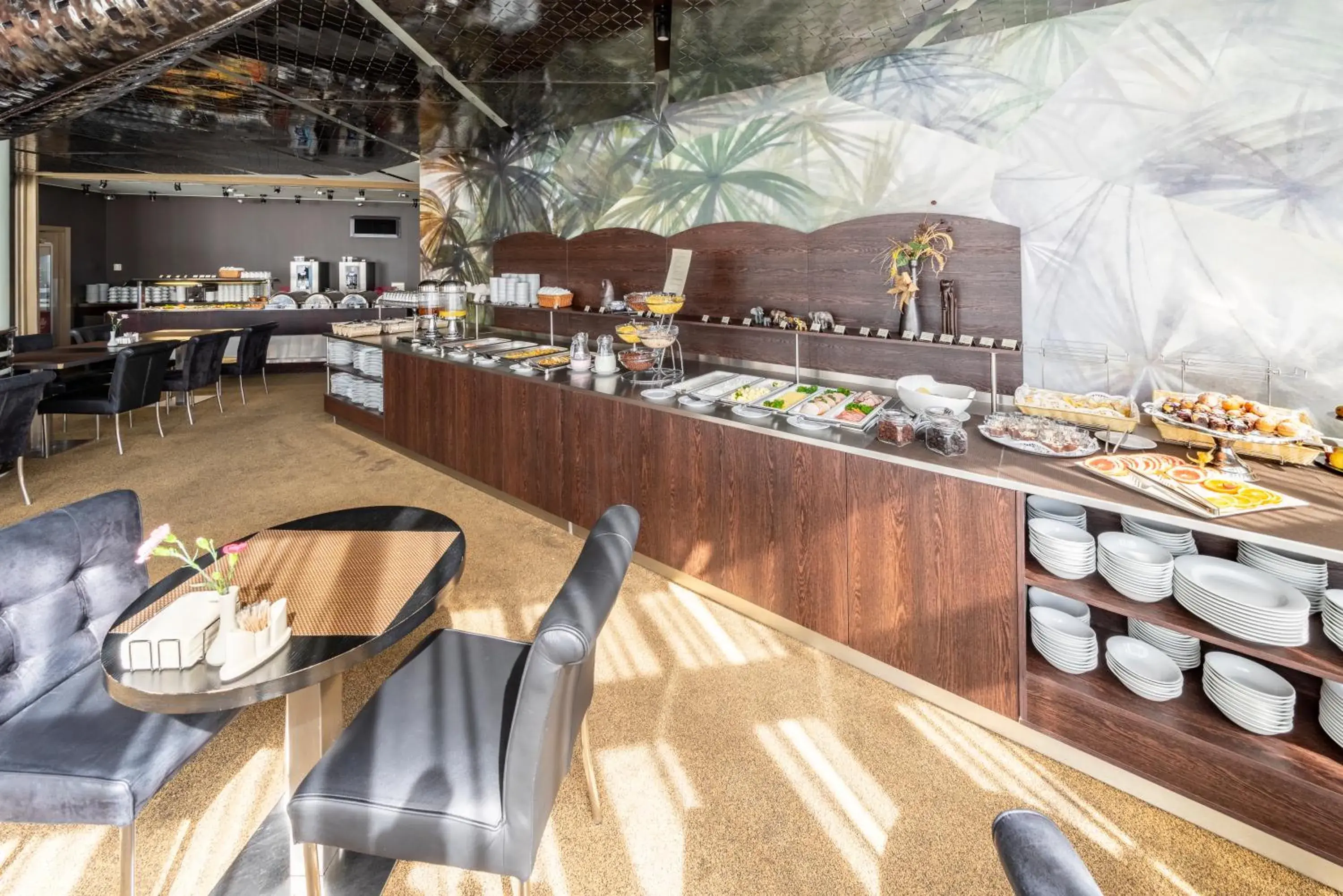 Restaurant/places to eat in Rixwell Elefant Hotel Restaurant/places to eat in Rixwell Elefant Hotel