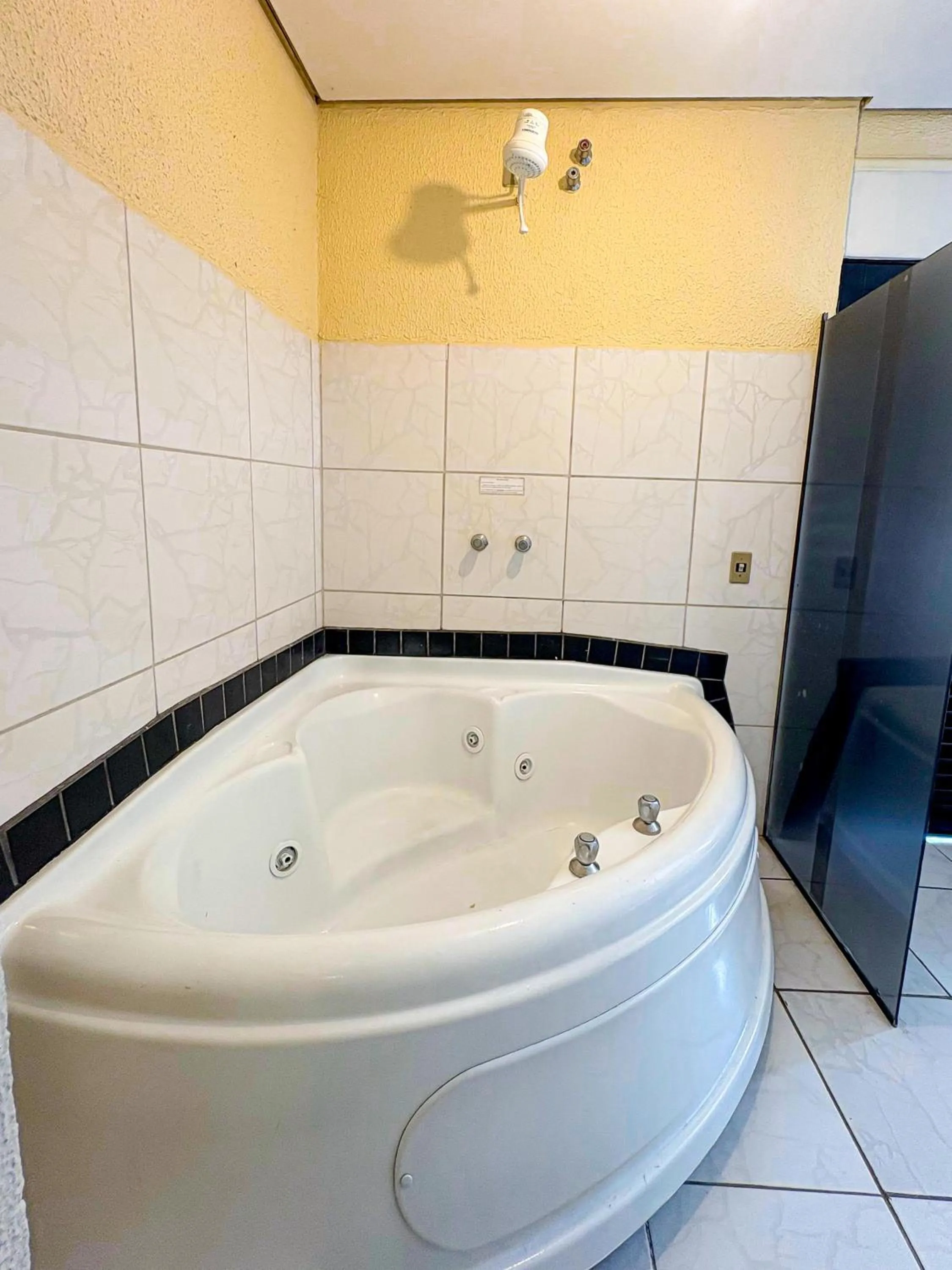 Hot Tub in Pousada Caminhos do Interior