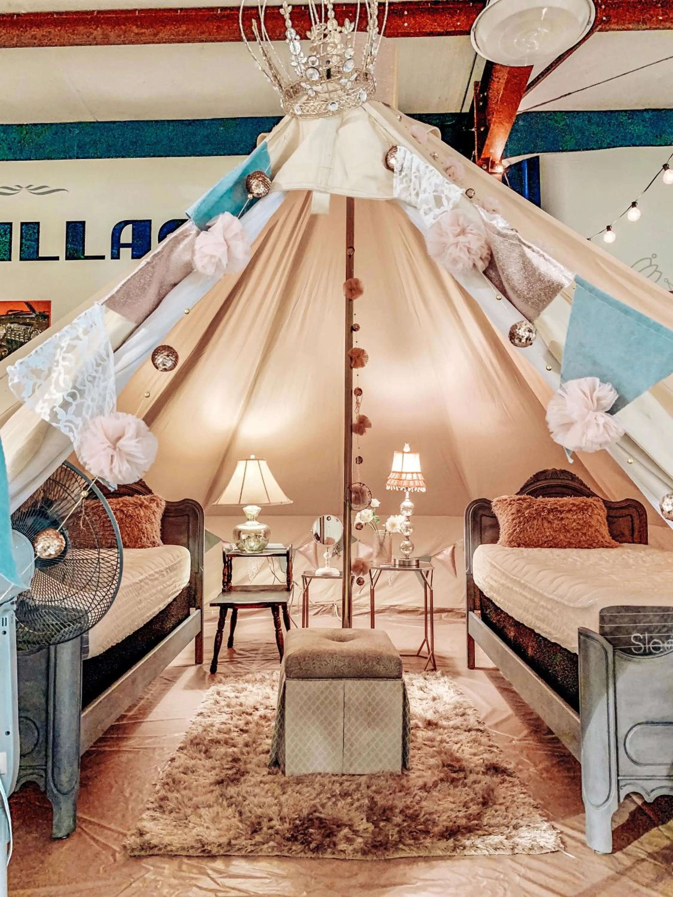 Bedroom, Bed in Lone Star Glamp Inn