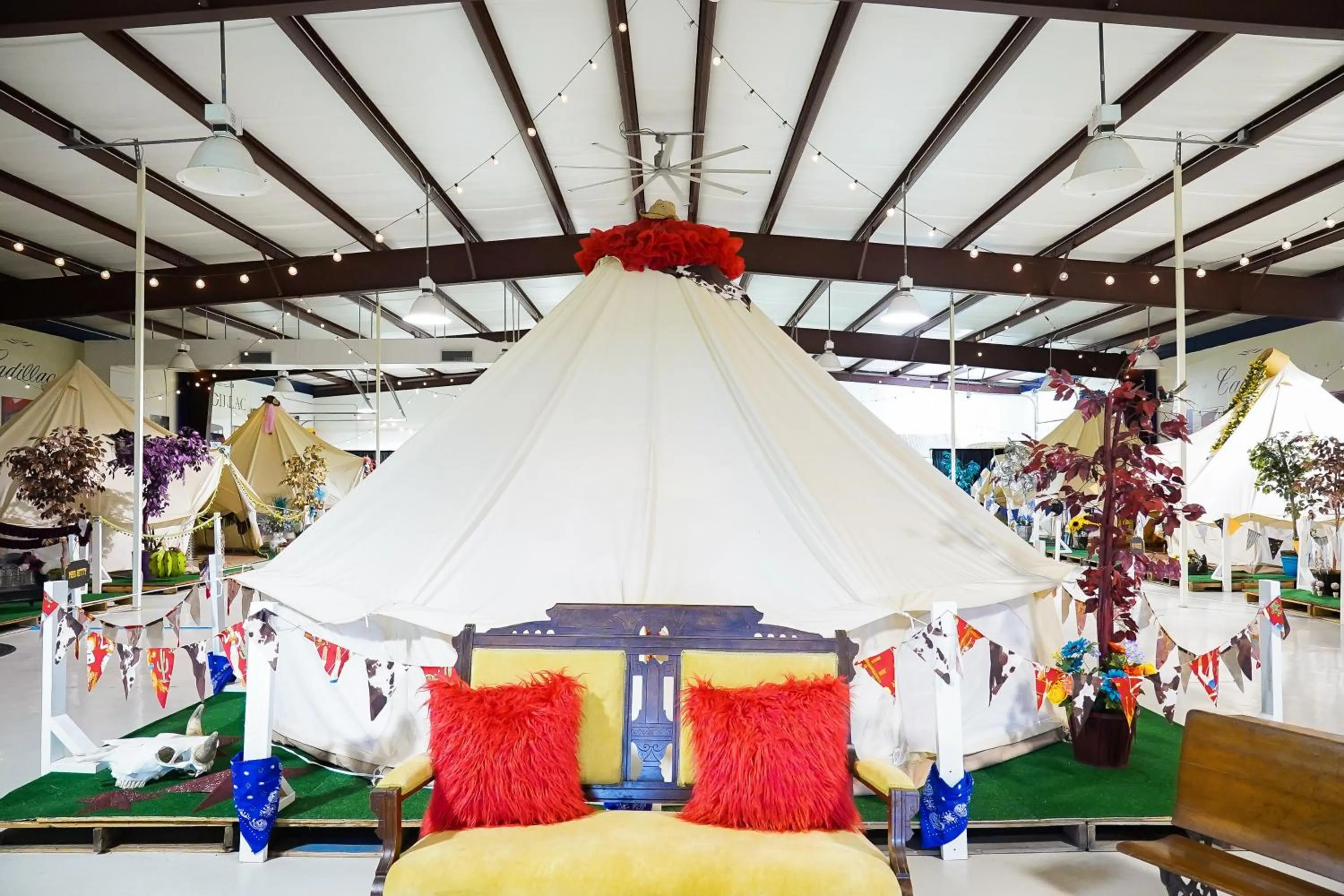 Bedroom, Bed in Lone Star Glamp Inn