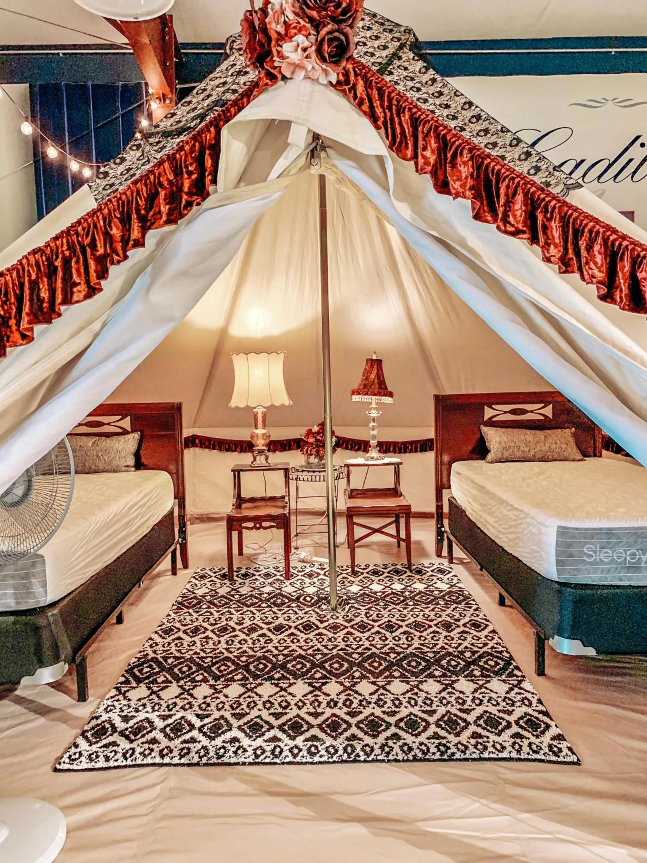 Bed in Lone Star Glamp Inn