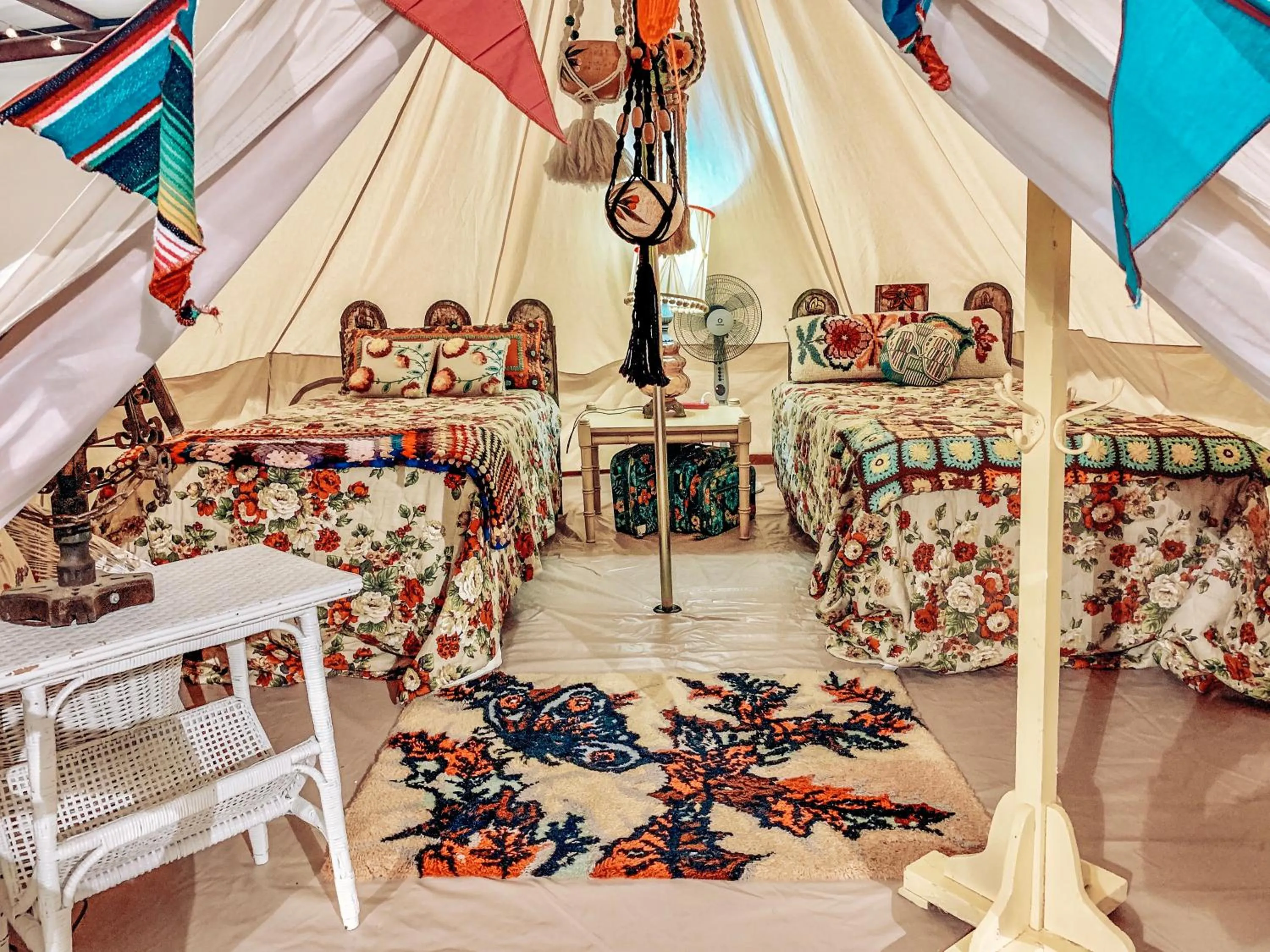 Bedroom, Bed in Lone Star Glamp Inn