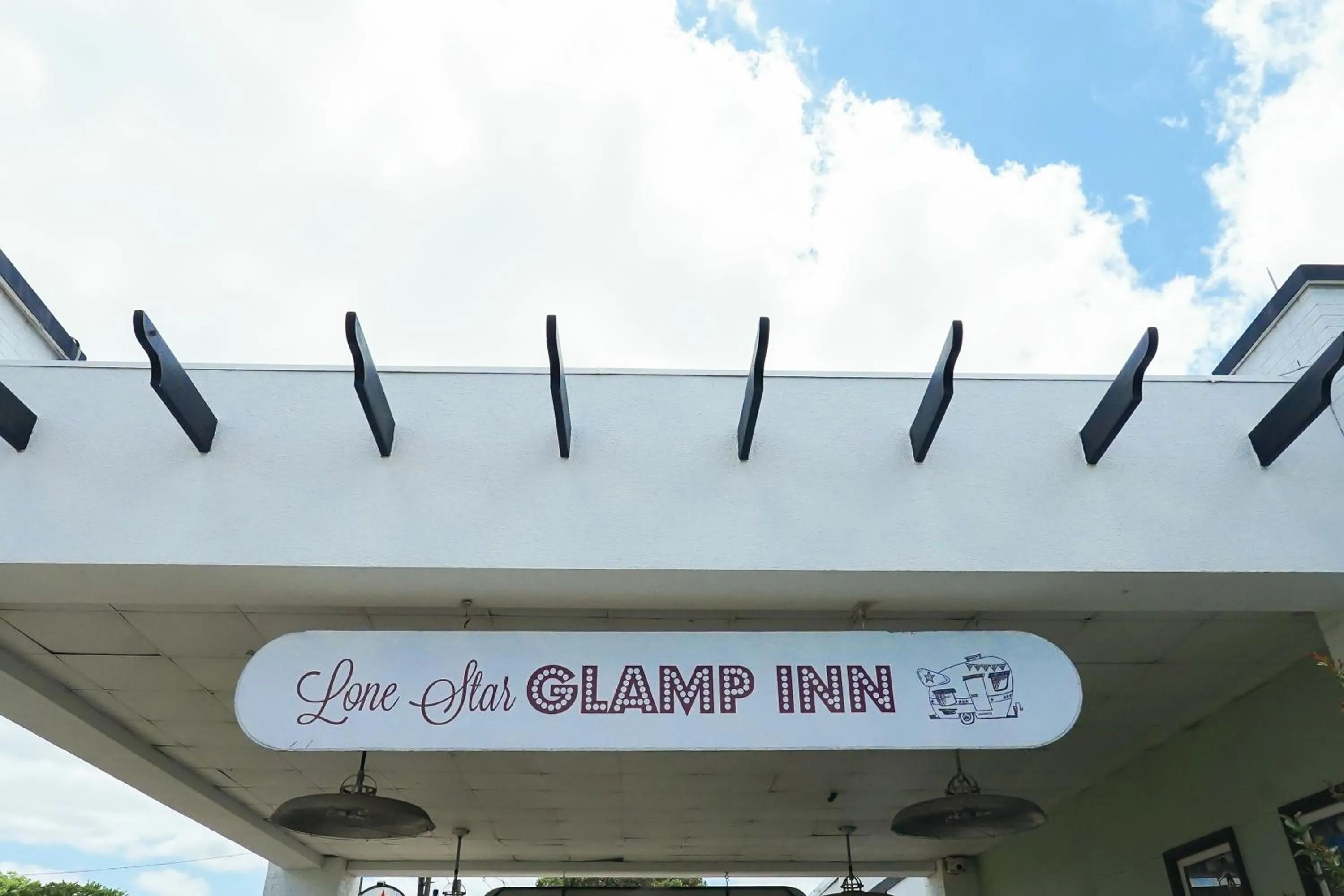 Logo/Certificate/Sign in Lone Star Glamp Inn