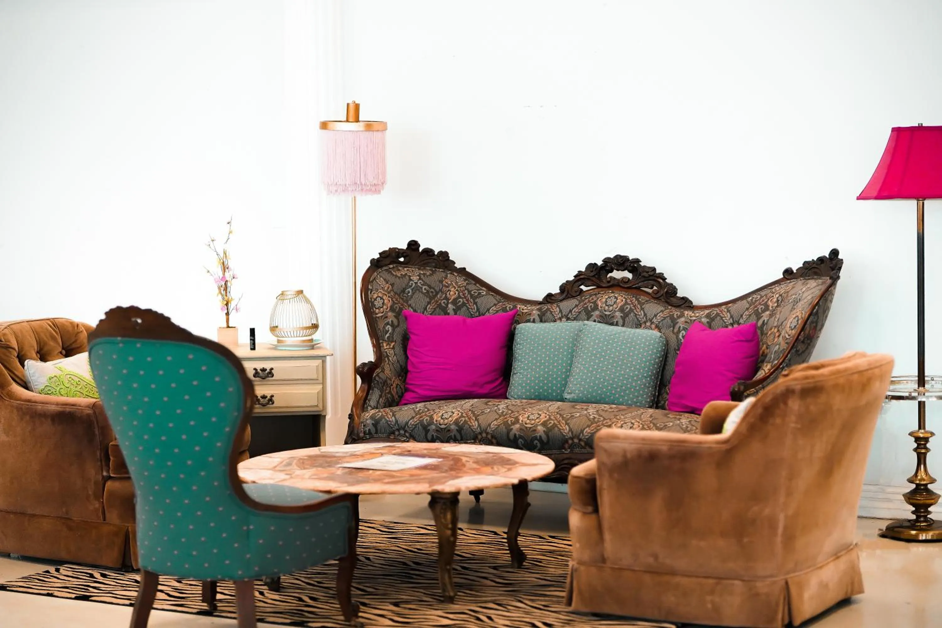 Seating area in Lone Star Glamp Inn