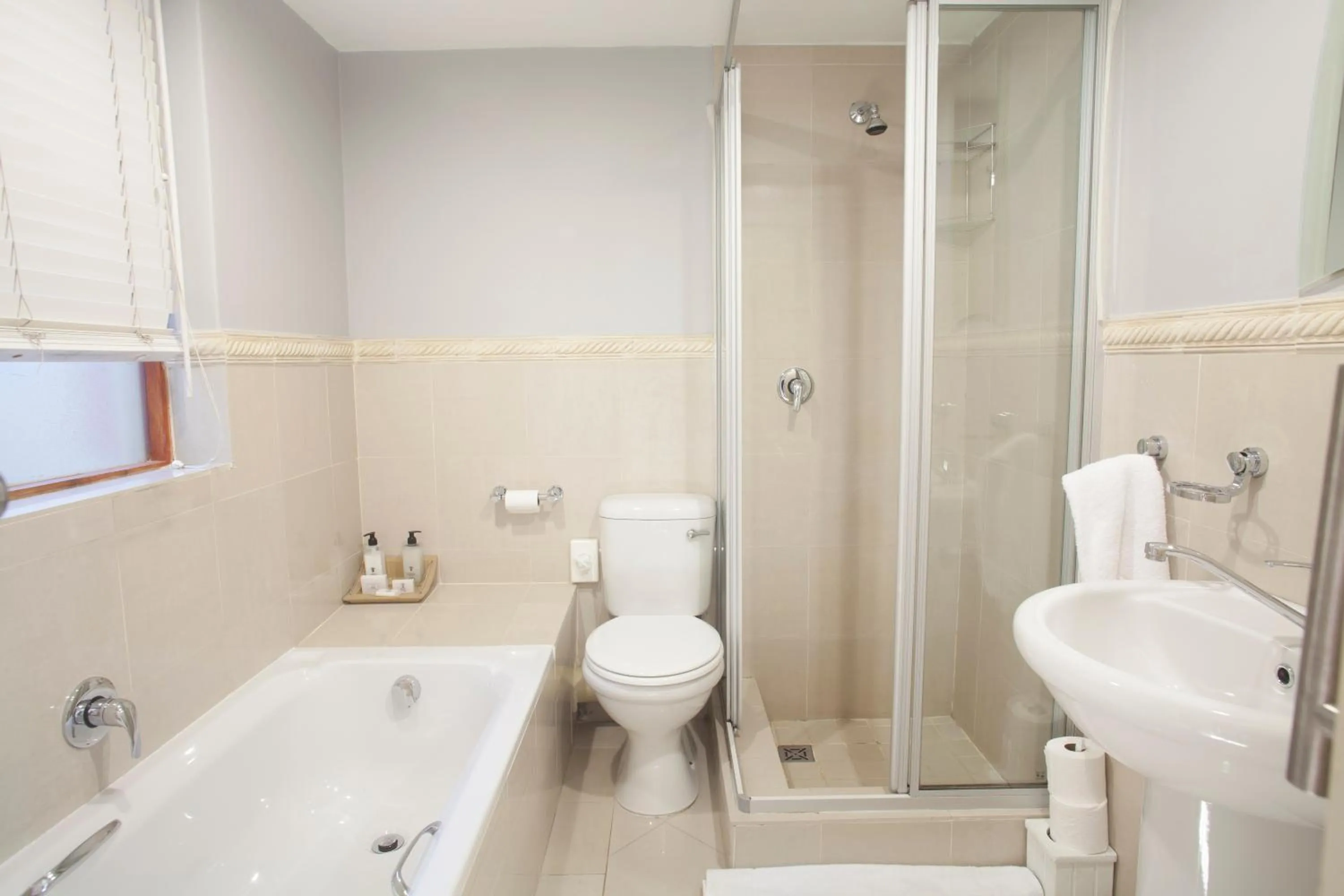 Shower in Ruslamere Hotel and Conference Centre