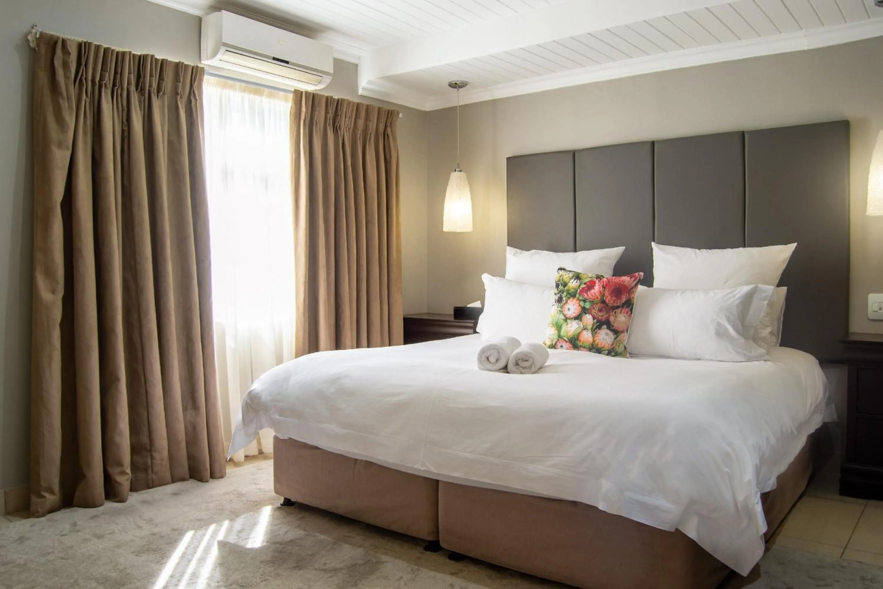 Bedroom, Bed in Ruslamere Hotel and Conference Centre