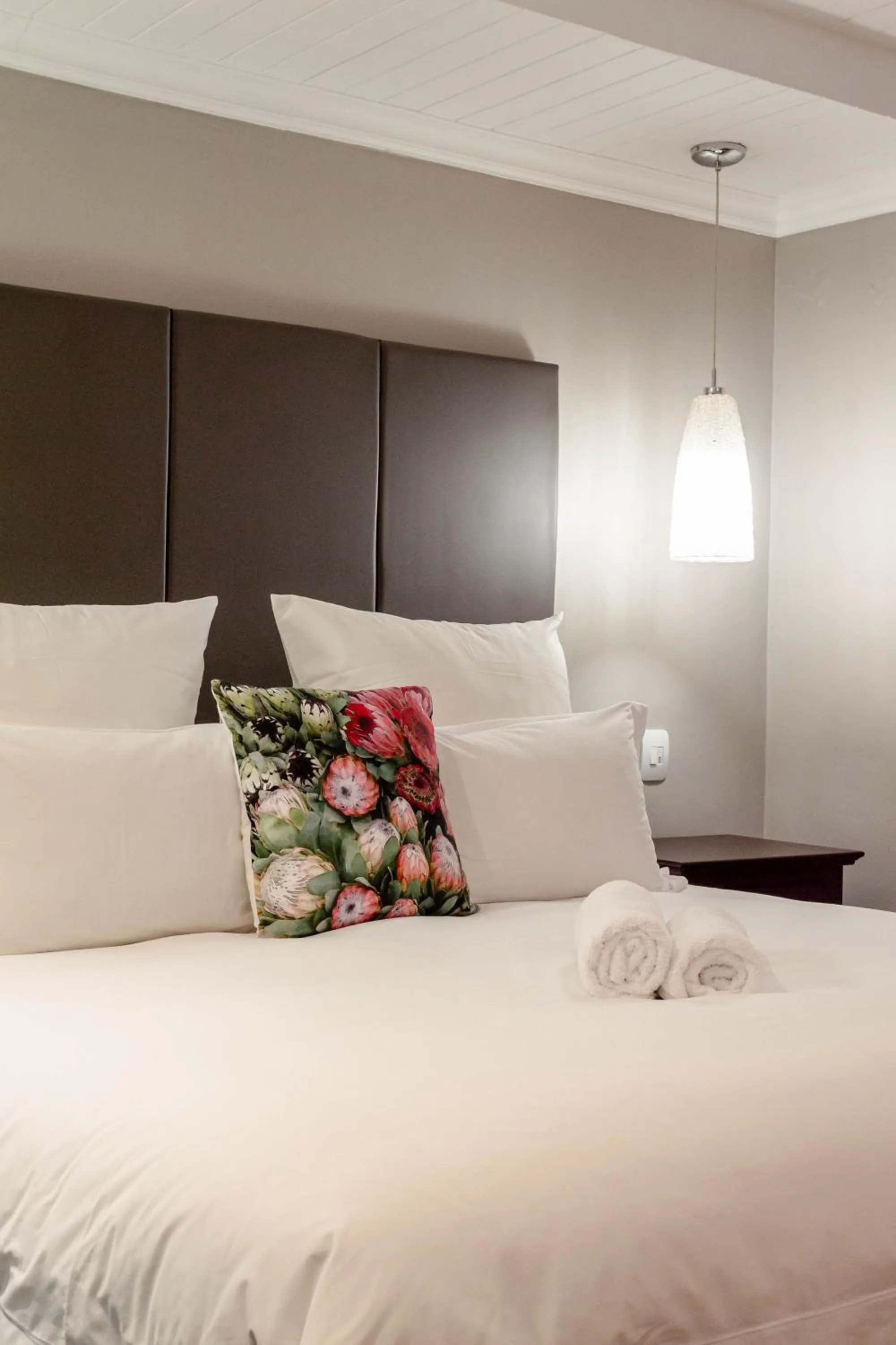 Bedroom, Bed in Ruslamere Hotel and Conference Centre