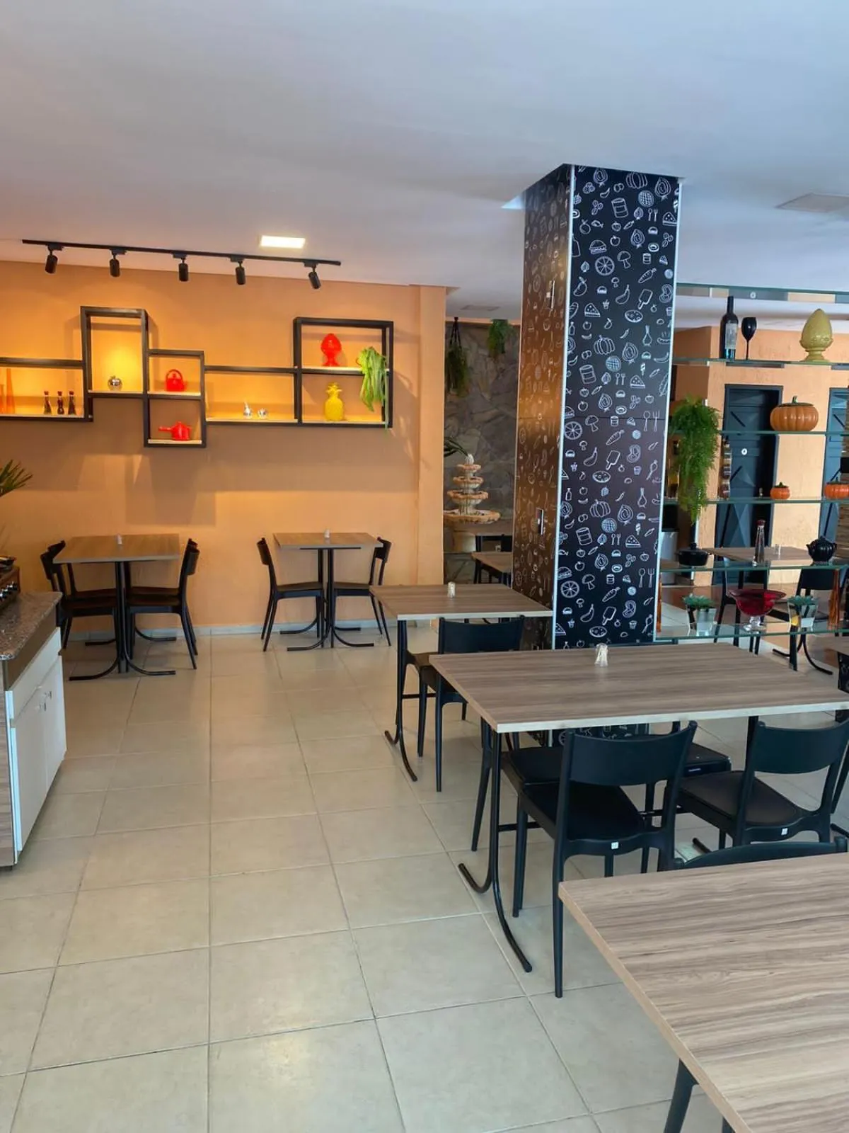Restaurant/places to eat in Germano's Hotel