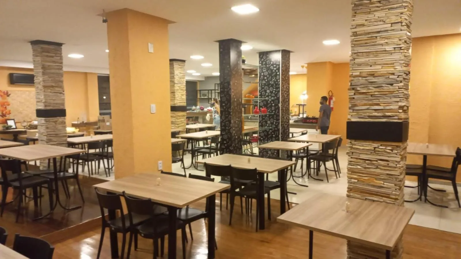 Restaurant/places to eat in Germano's Hotel