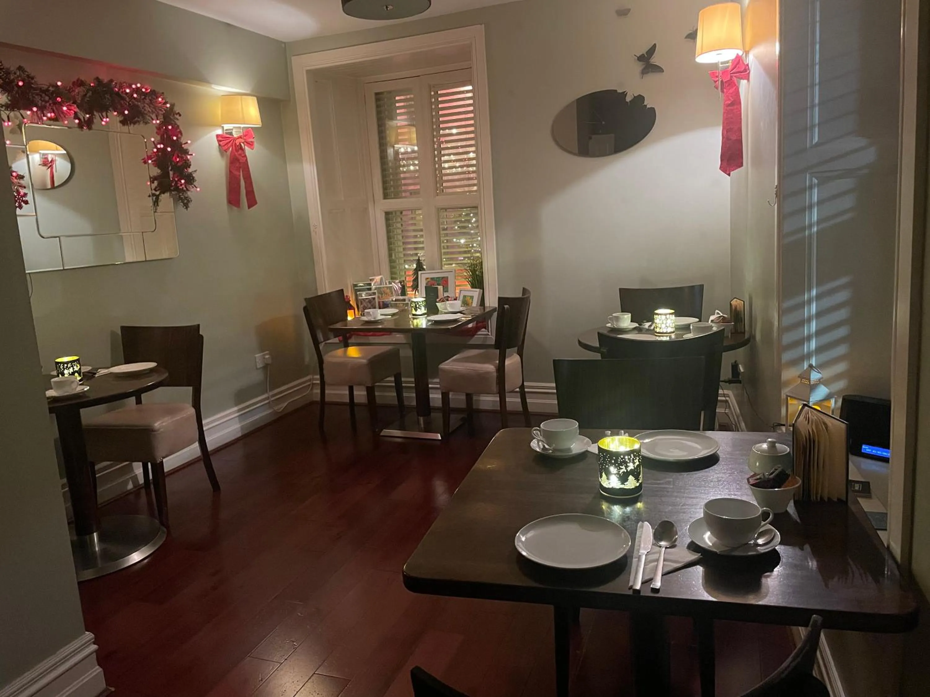 Food and drinks in 7 Boutique Hotel