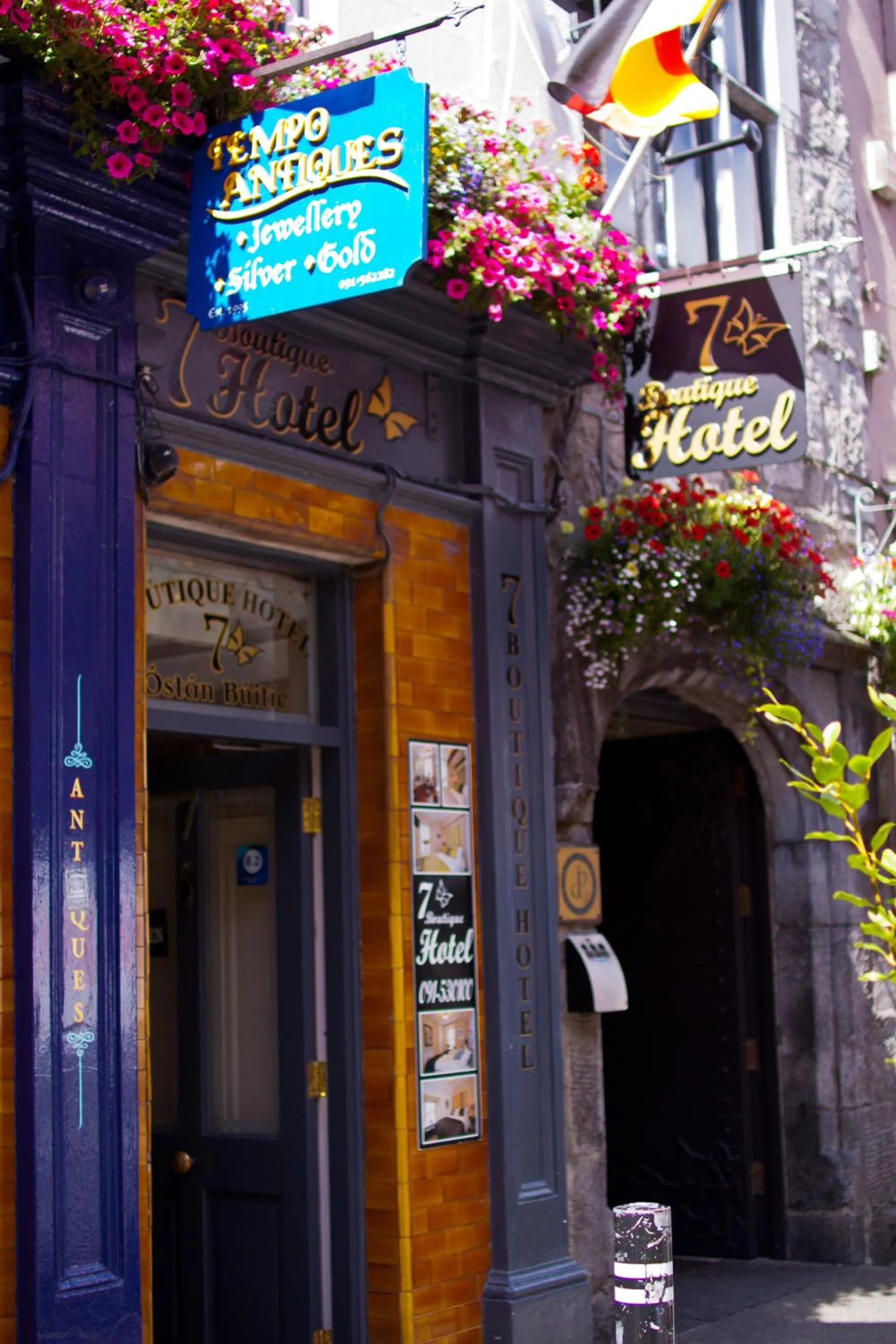 Facade/entrance in 7 Boutique Hotel