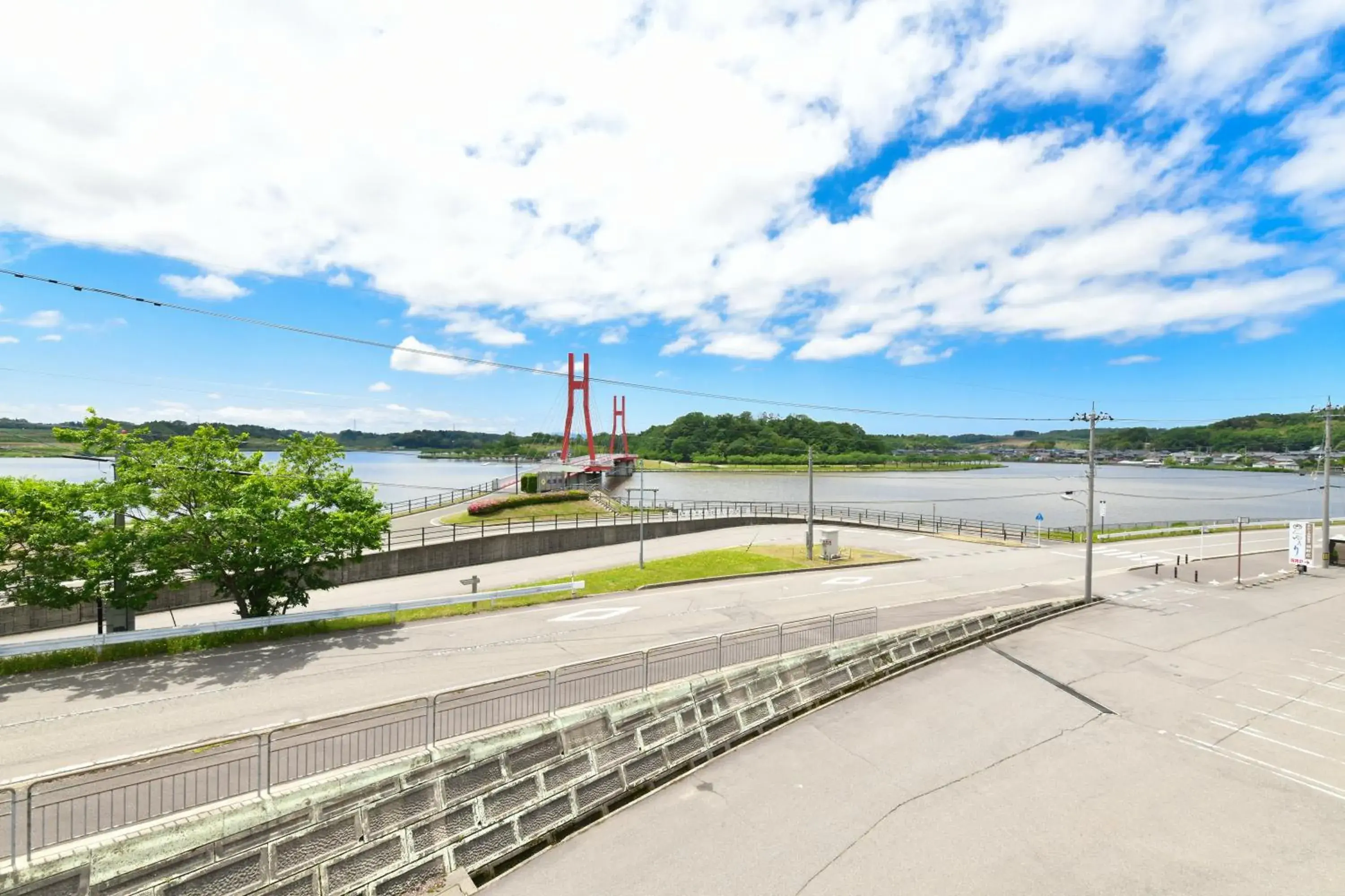 Facade/entrance in Awara Kitagata Onsen Kohanso Hana Yurari Facade/entrance in Awara Kitagata Onsen Kohanso Hana Yurari