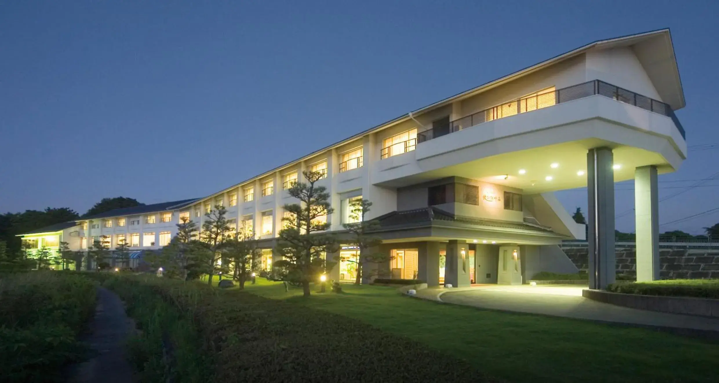 Facade/entrance in Awara Kitagata Onsen Kohanso Hana Yurari Facade/entrance in Awara Kitagata Onsen Kohanso Hana Yurari