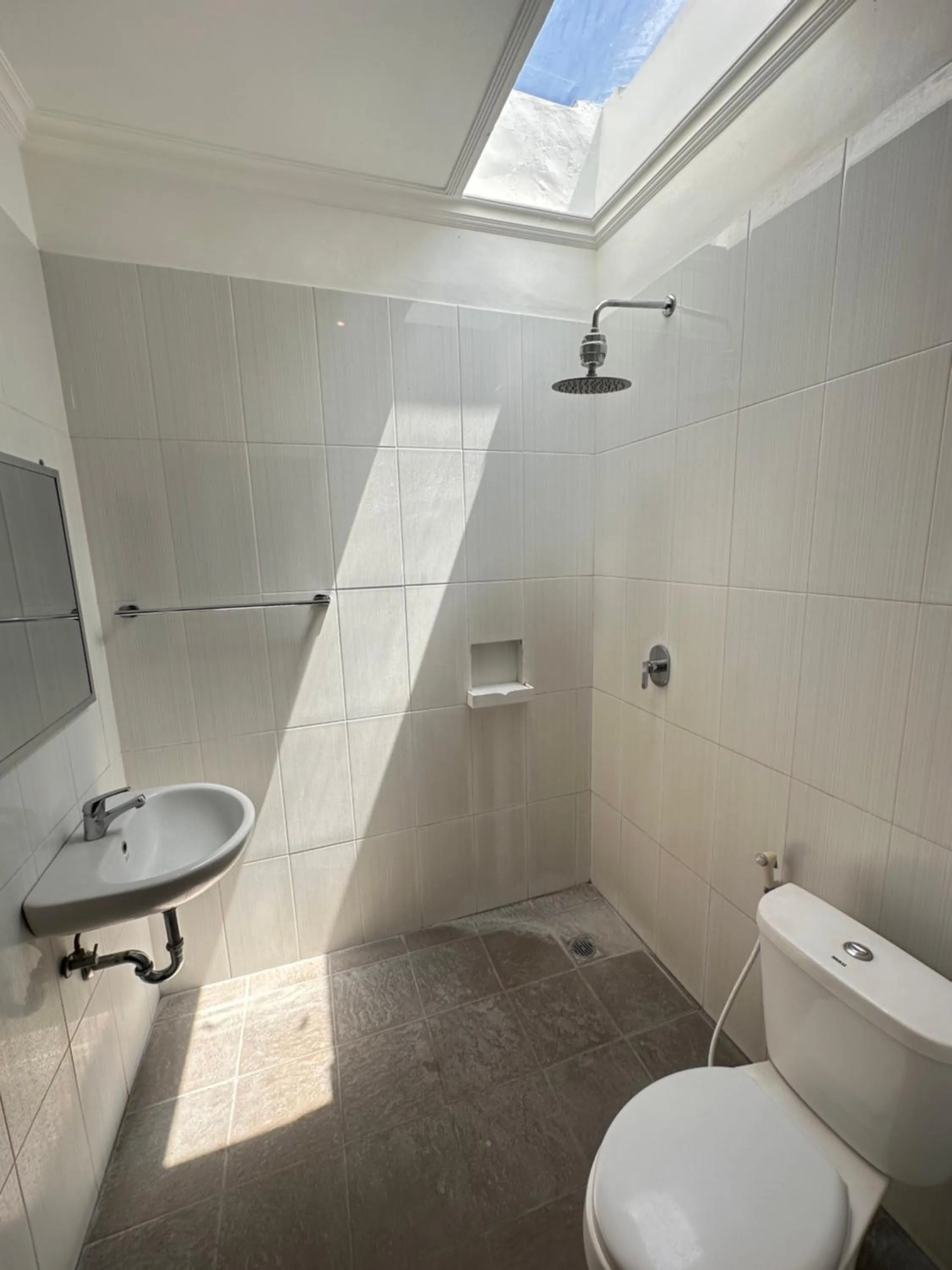 Shower in Plawa Bali Guest House
