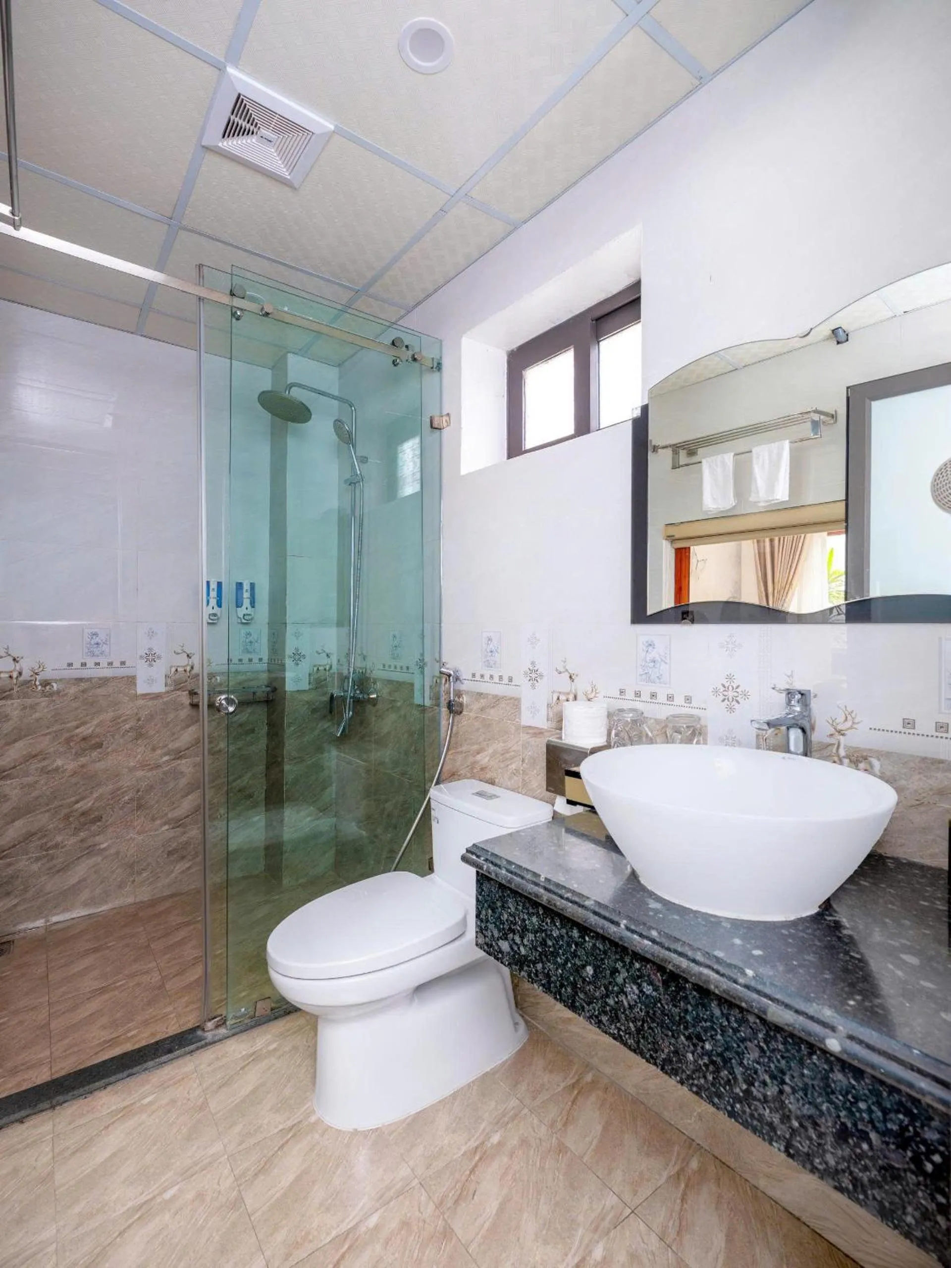 Toilet in Lys Homestay