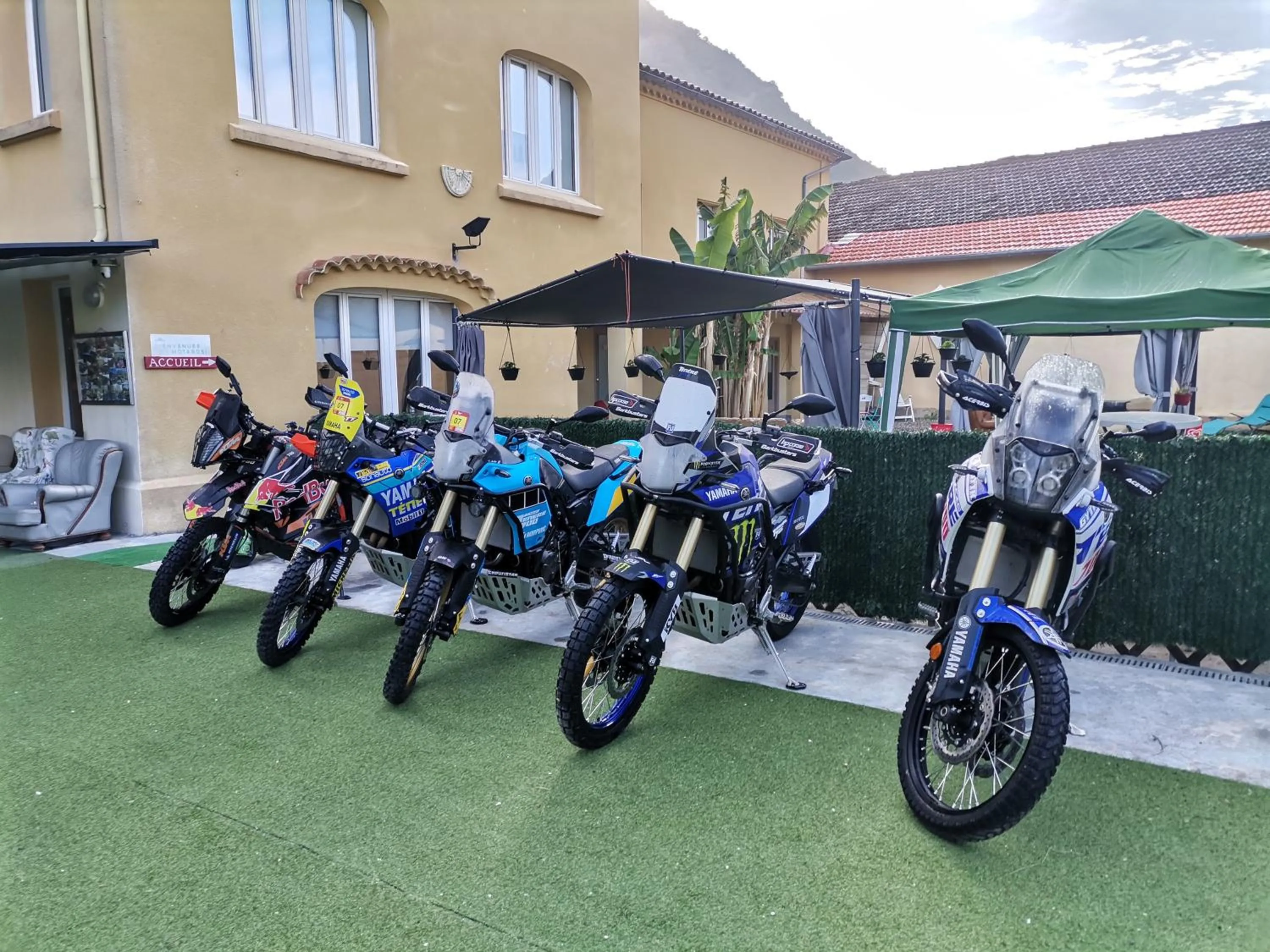 Parking in Hotel Restaurant Rose des Pyrénées