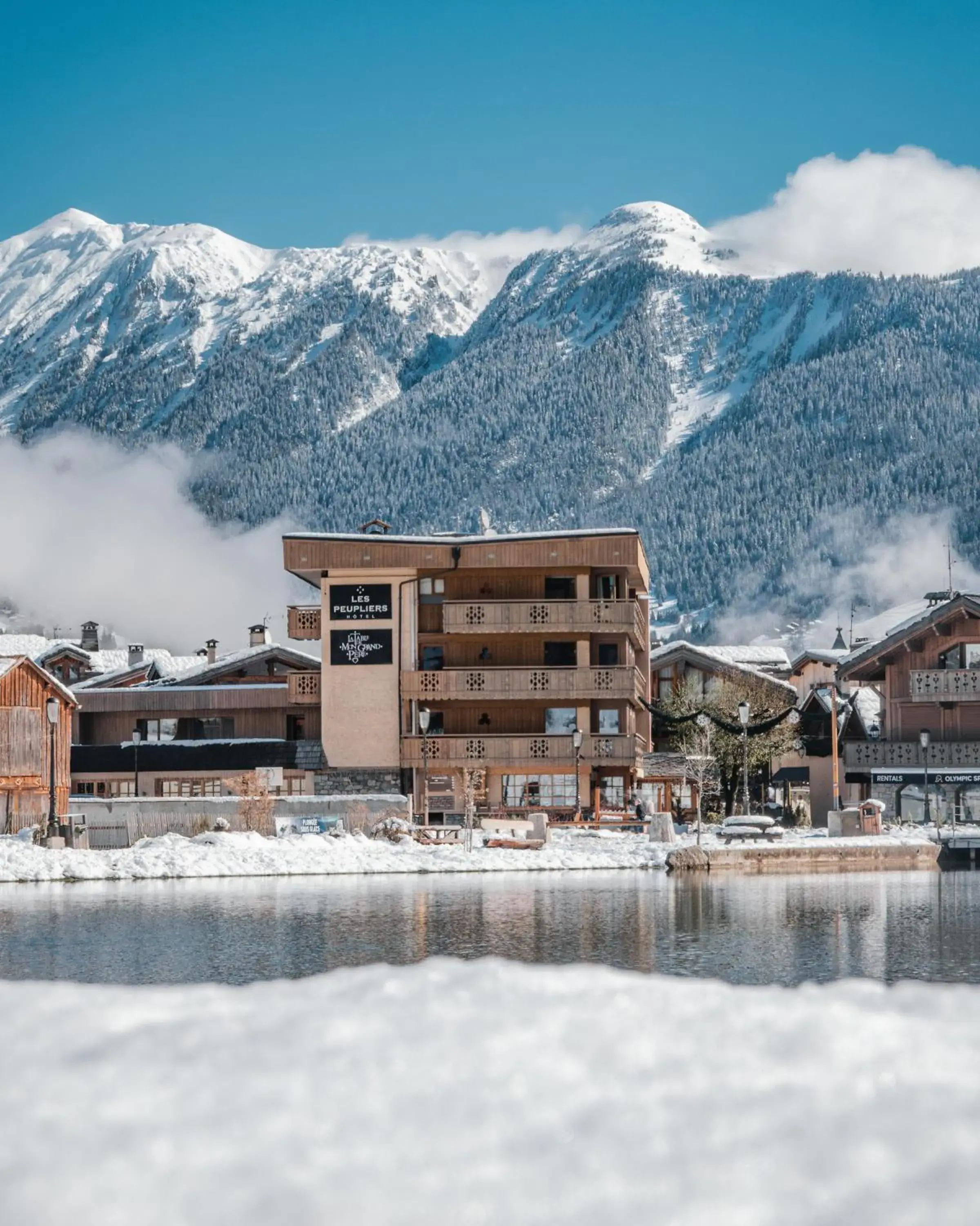 Property building in Hôtel Les Peupliers Property building in Hôtel Les Peupliers
