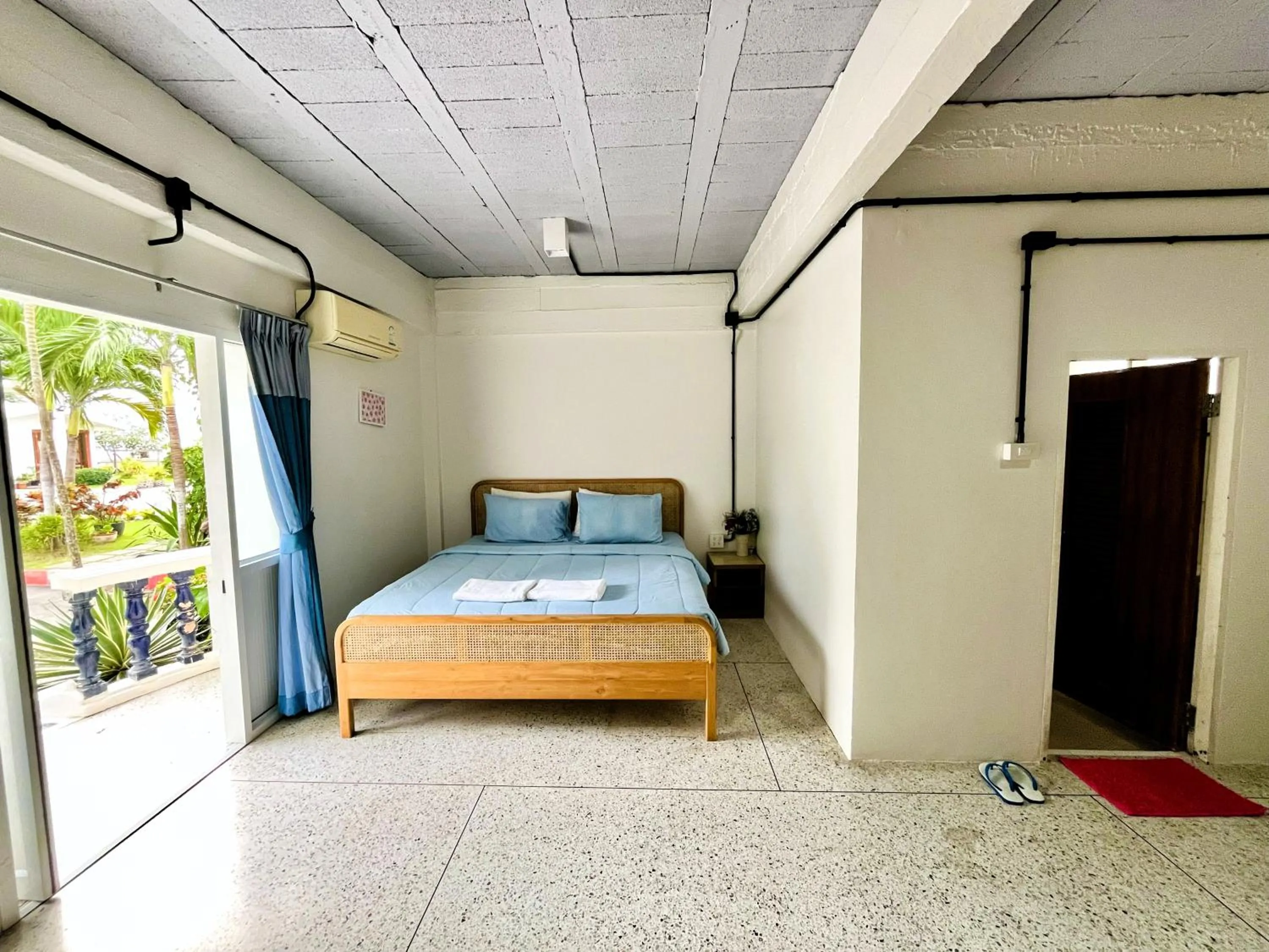 Bed in Bangsaphan Resort