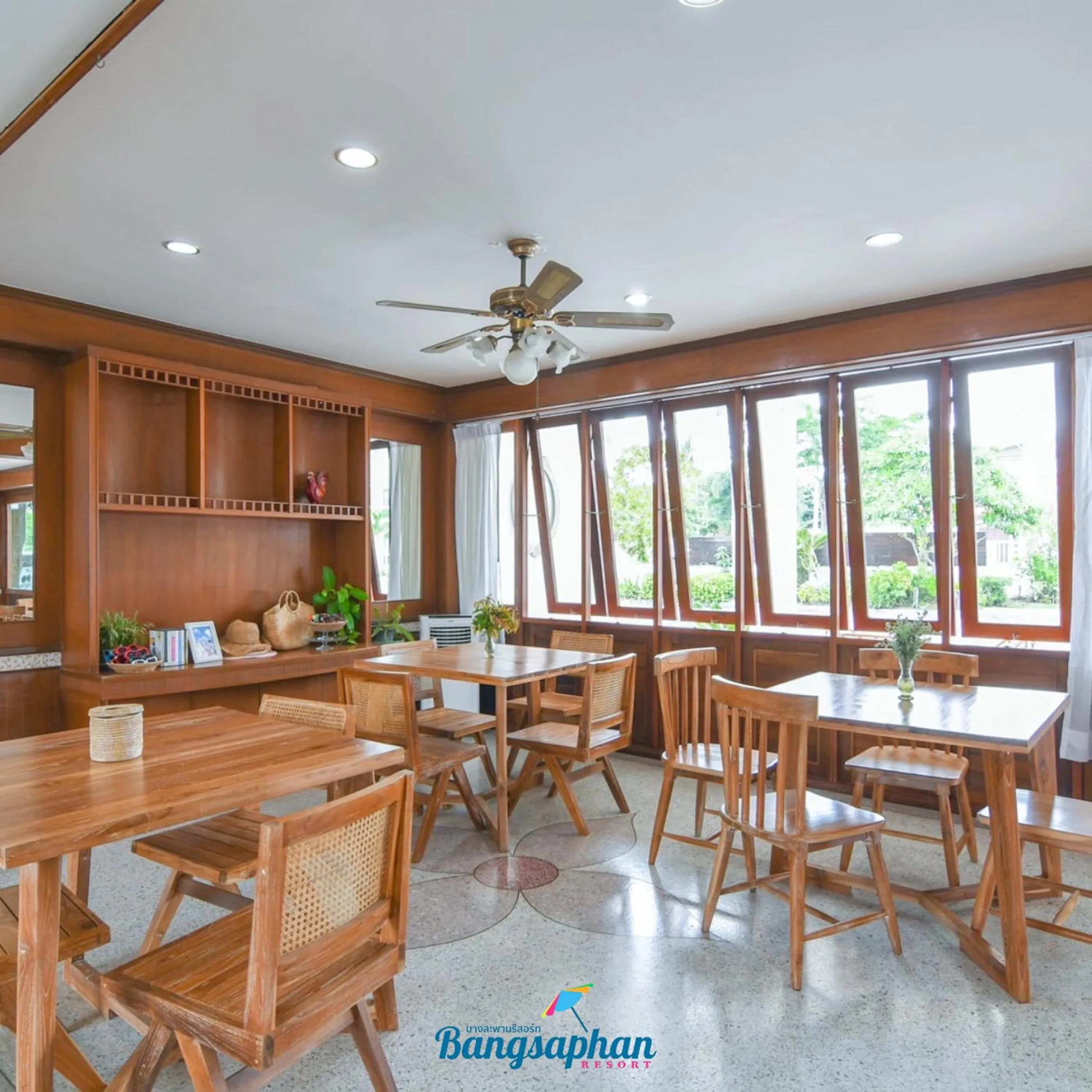 Restaurant/places to eat in Bangsaphan Resort