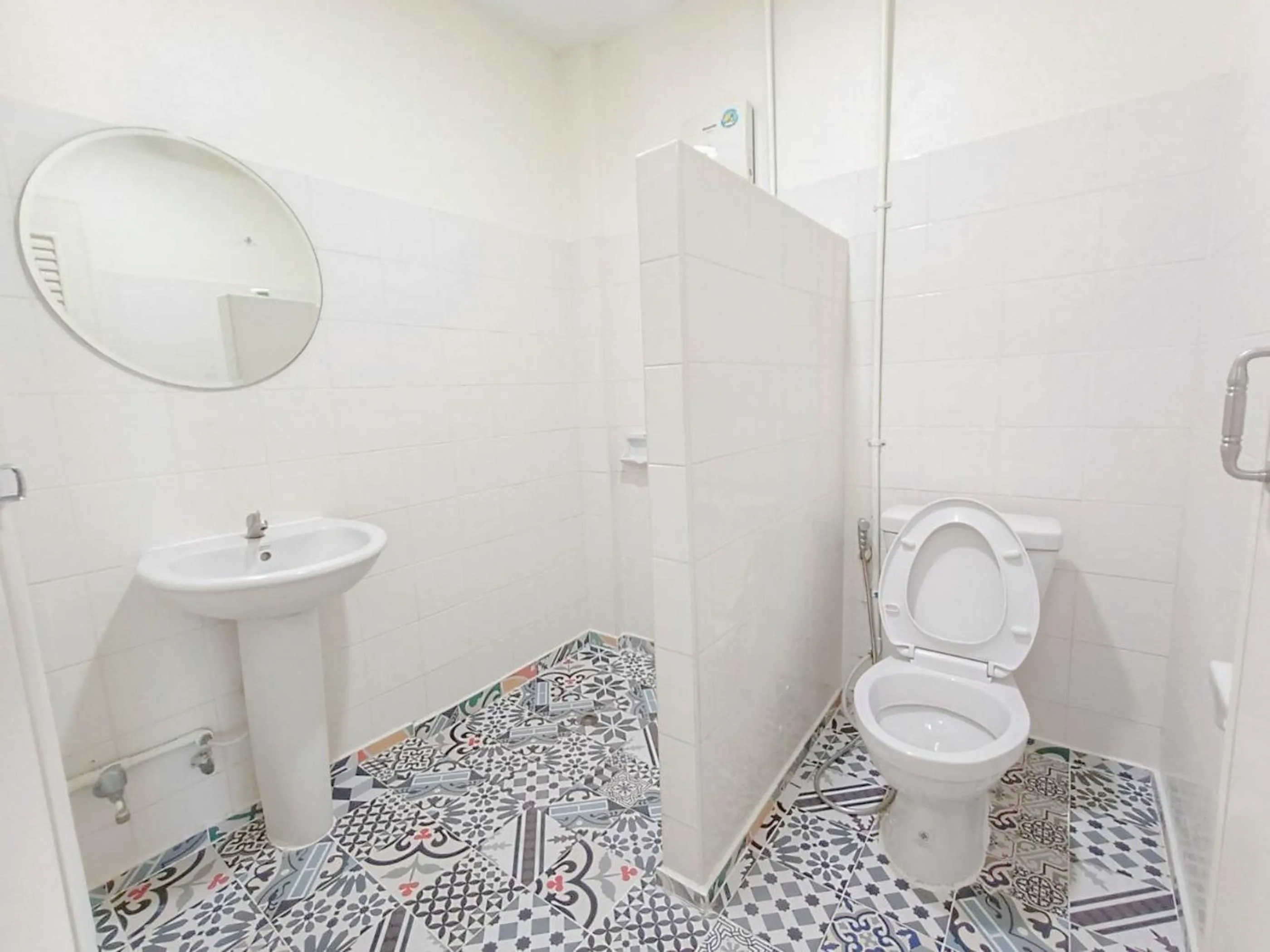 Shower in Bangsaphan Resort