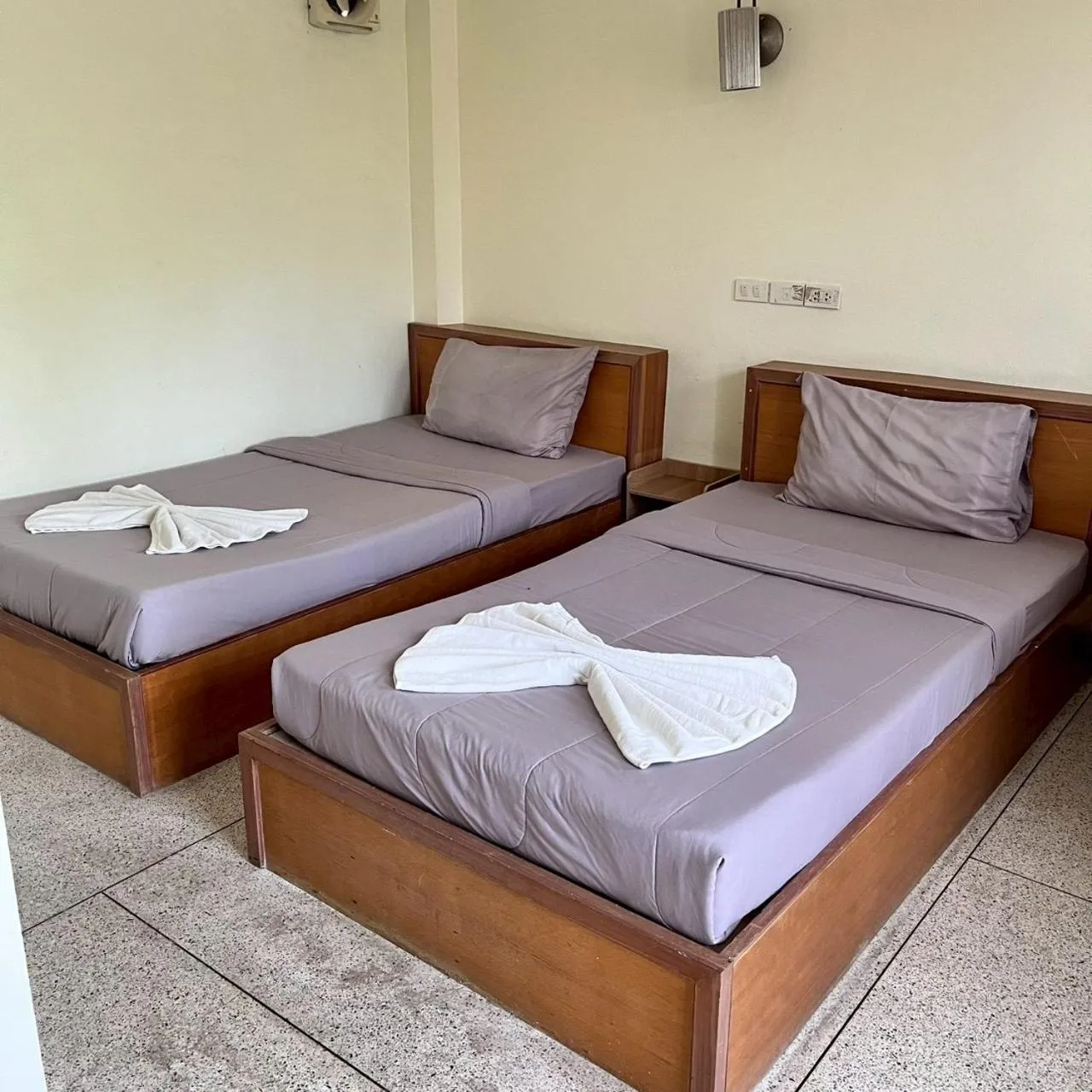 Bed in Bangsaphan Resort