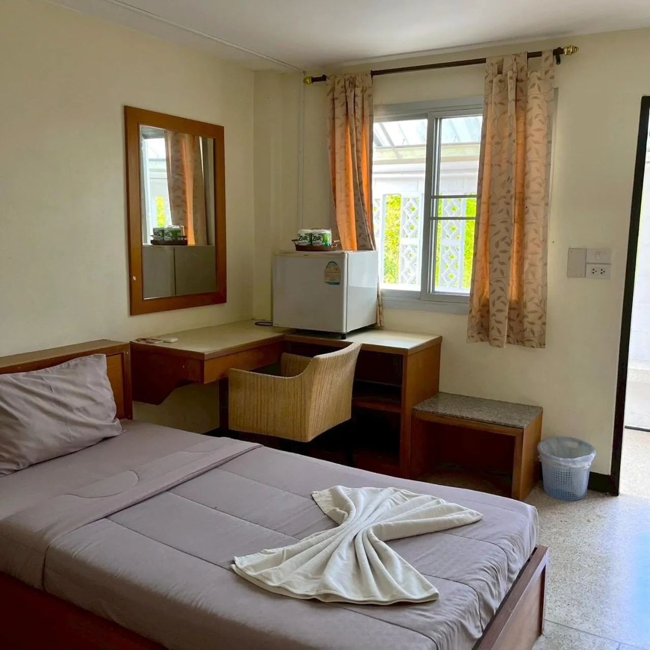 Bed in Bangsaphan Resort