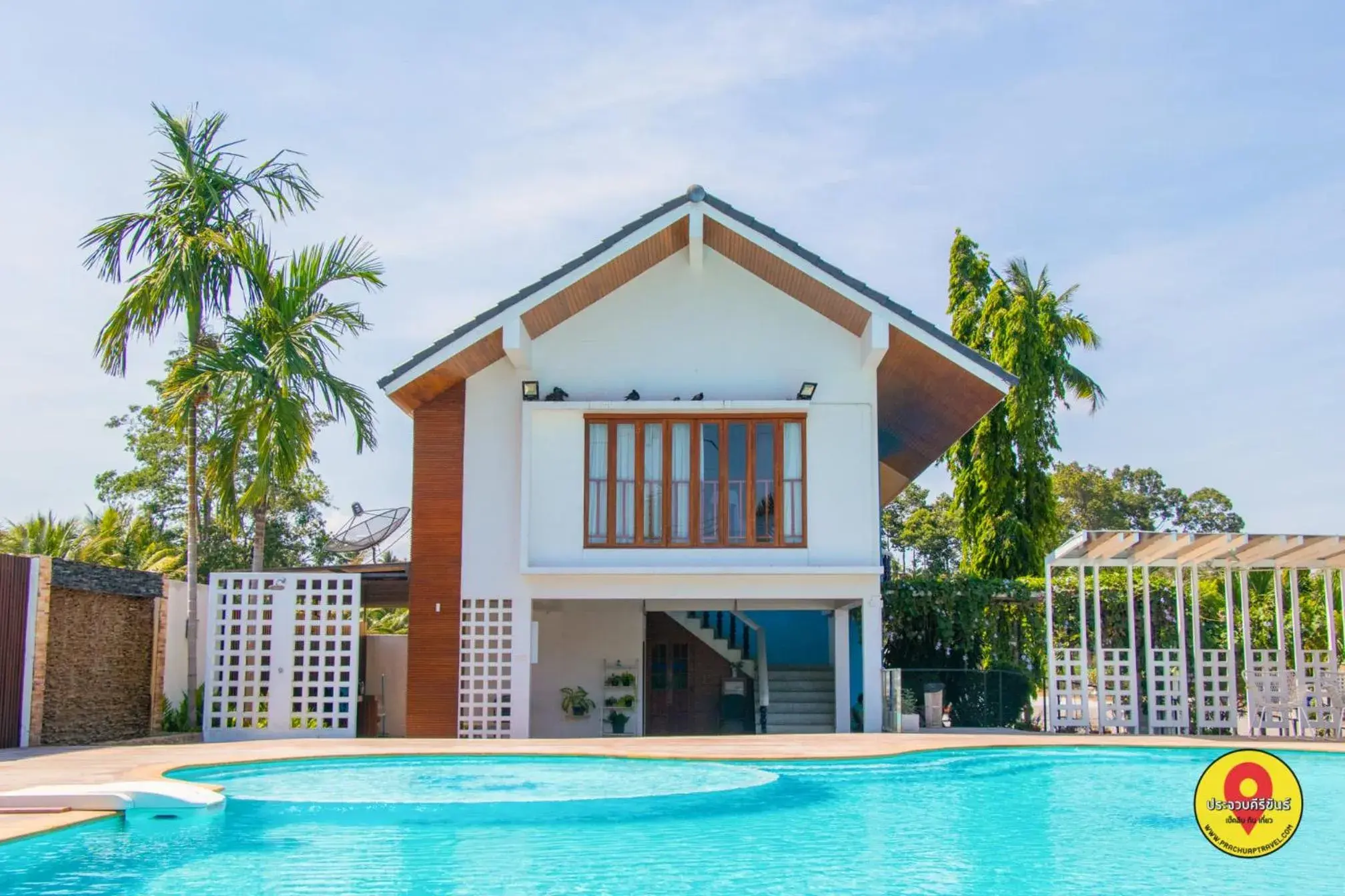 Swimming pool in Bangsaphan Resort Swimming pool in Bangsaphan Resort